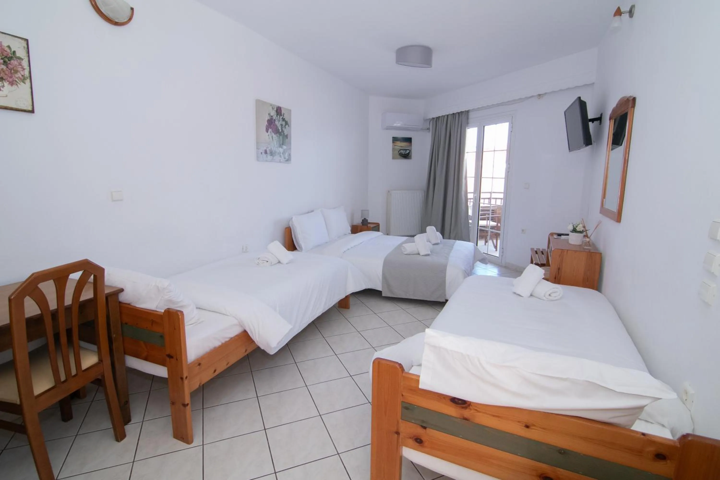 Bed in Malvasia Corner Studios - ex Romeo's House