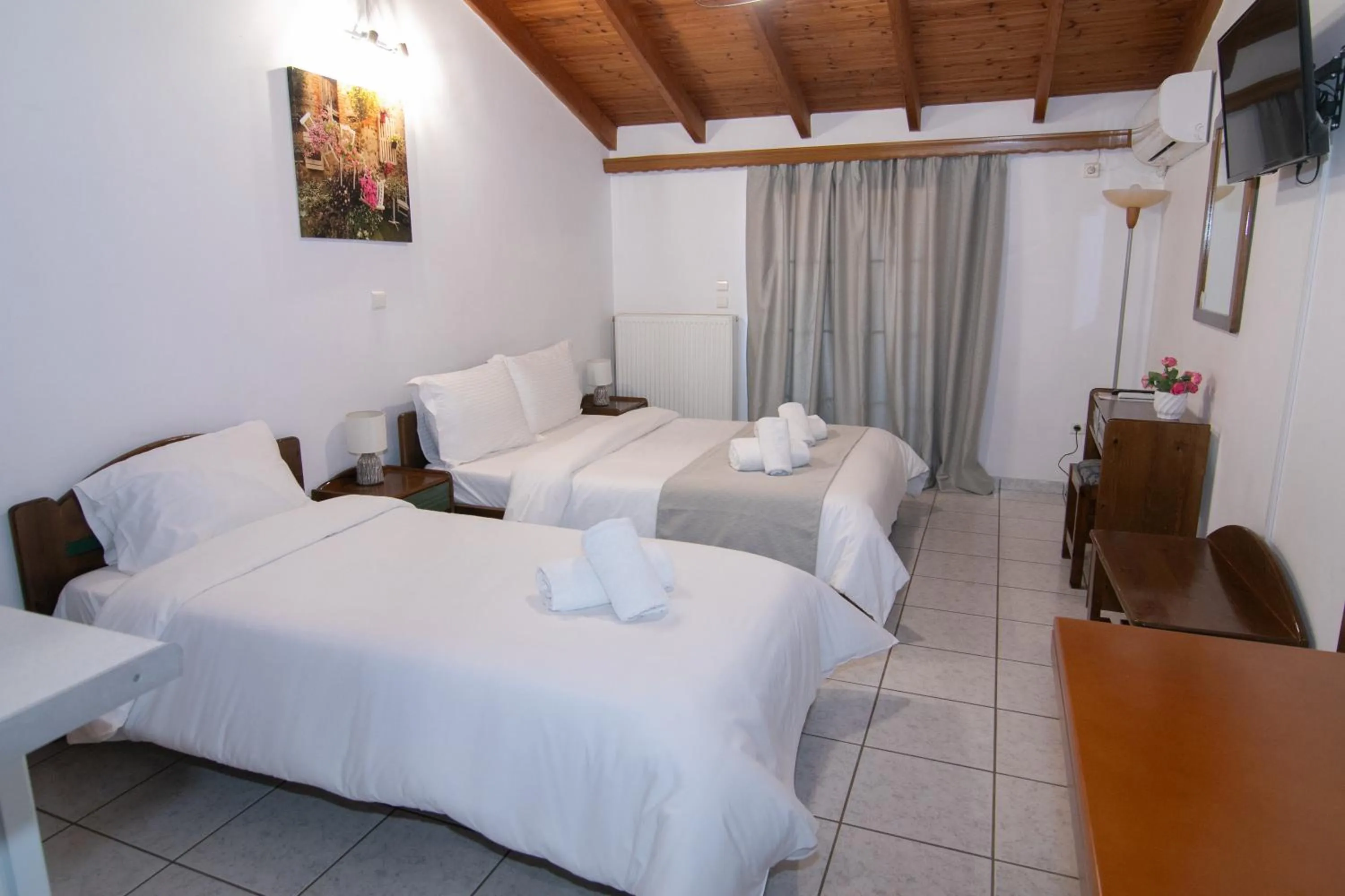 Bed in Malvasia Corner Studios - ex Romeo's House