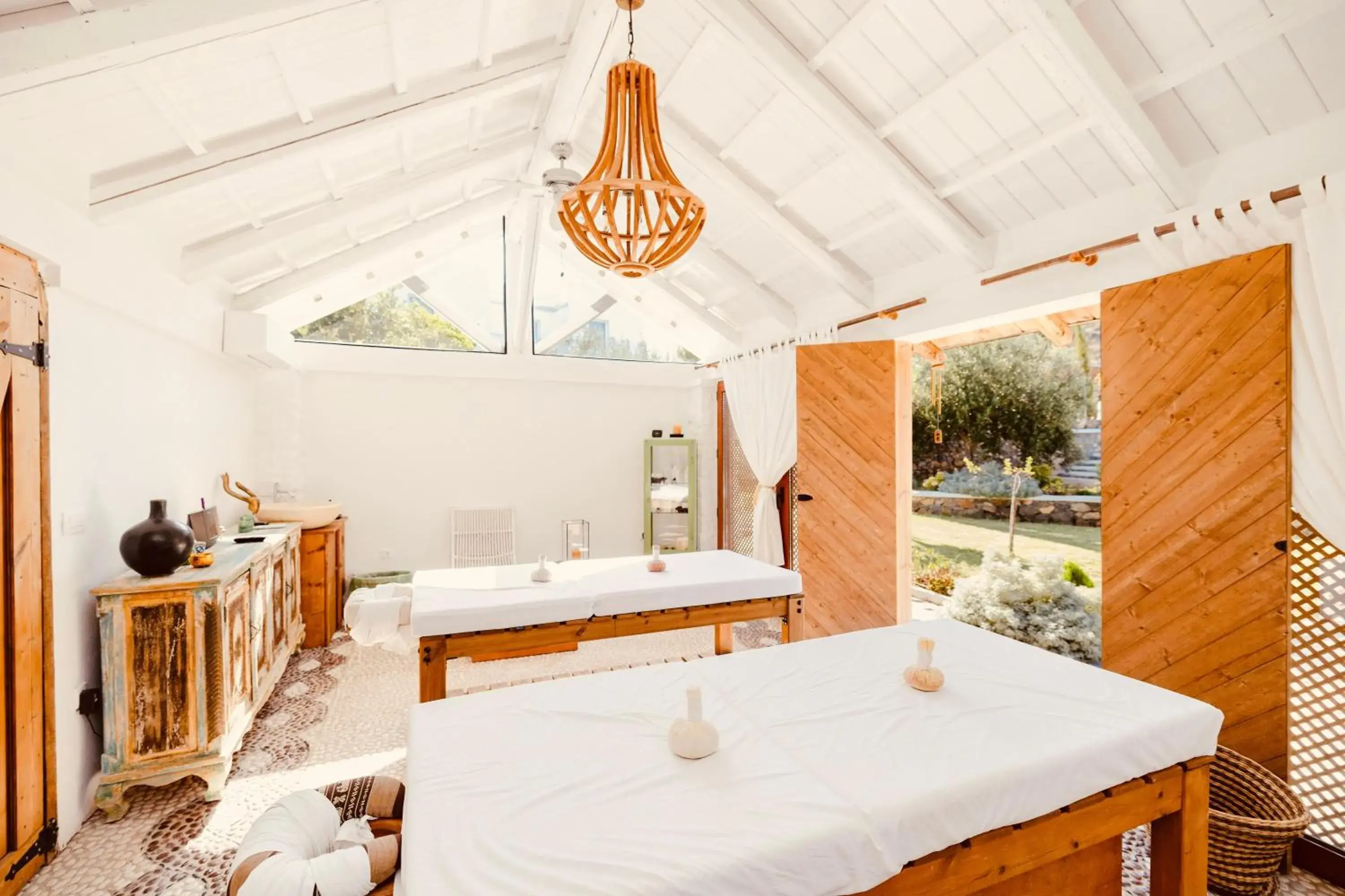 Spa and wellness centre/facilities in Caesars Gardens Hotel & Spa - Adults Only Spa and wellness centre/facilities in Caesars Gardens Hotel & Spa - Adults Only