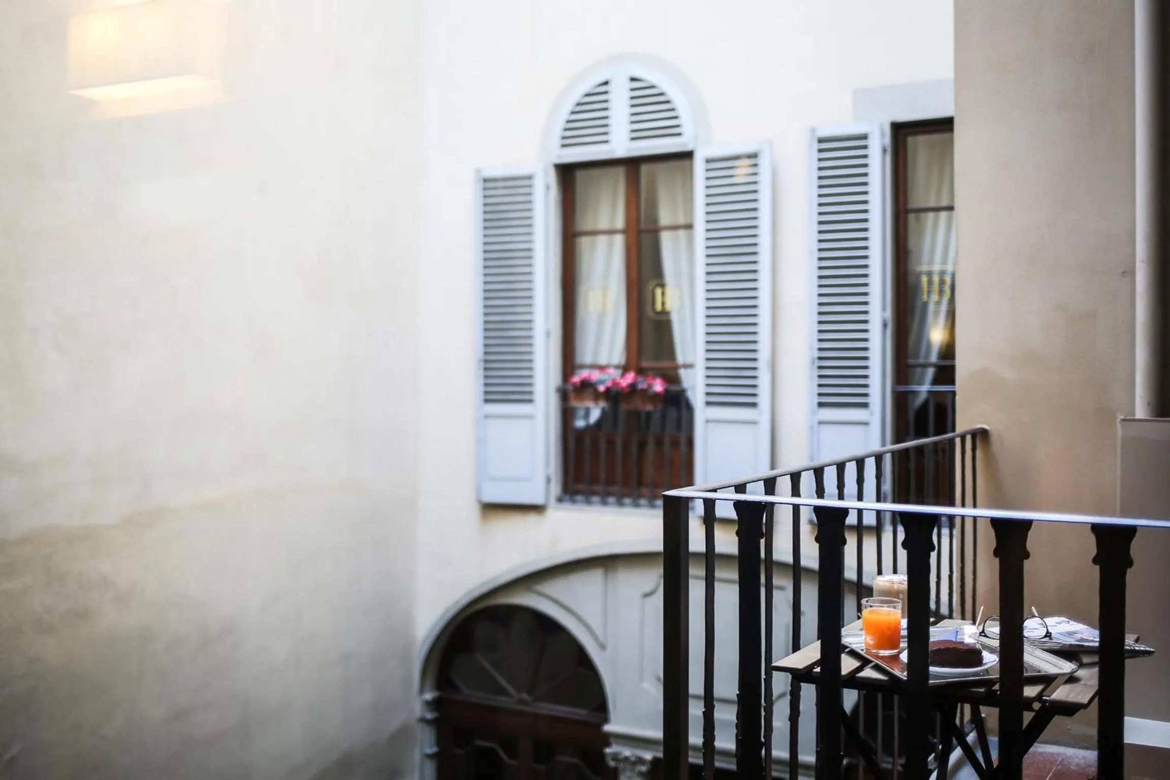 Inner courtyard view in Hotel Burchianti