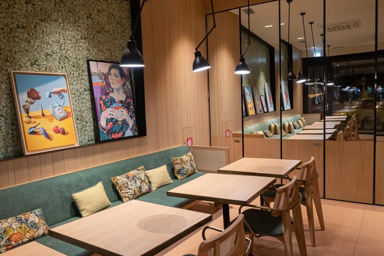 Lounge or bar in Democritus