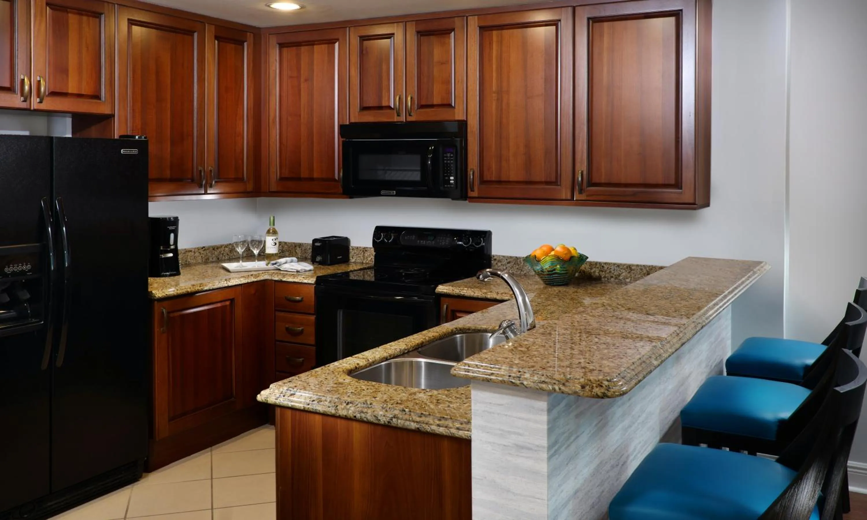 Kitchen or kitchenette in Naples Bay Resort and Marina