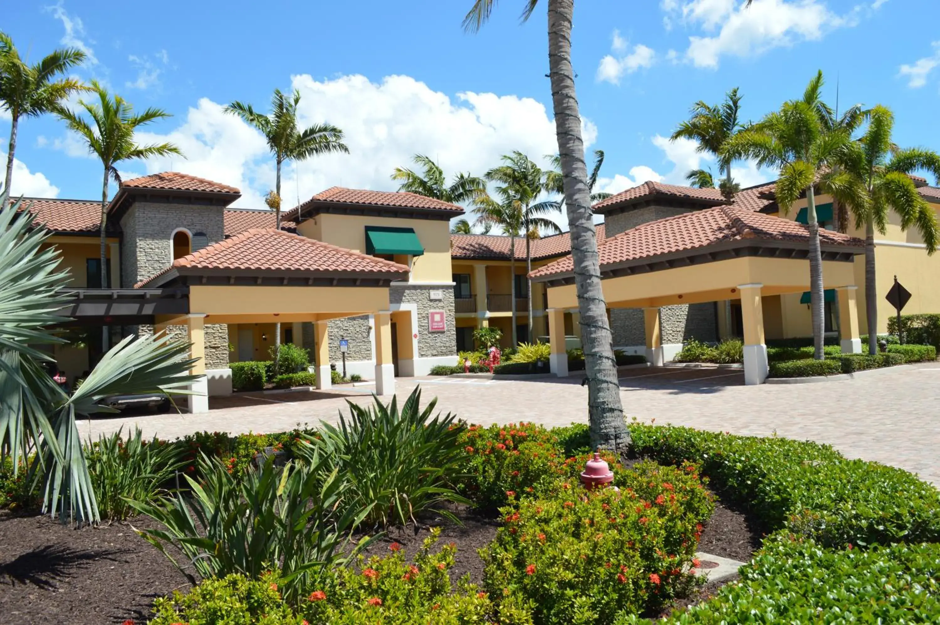 Property building in Naples Bay Resort and Marina Property building in Naples Bay Resort and Marina