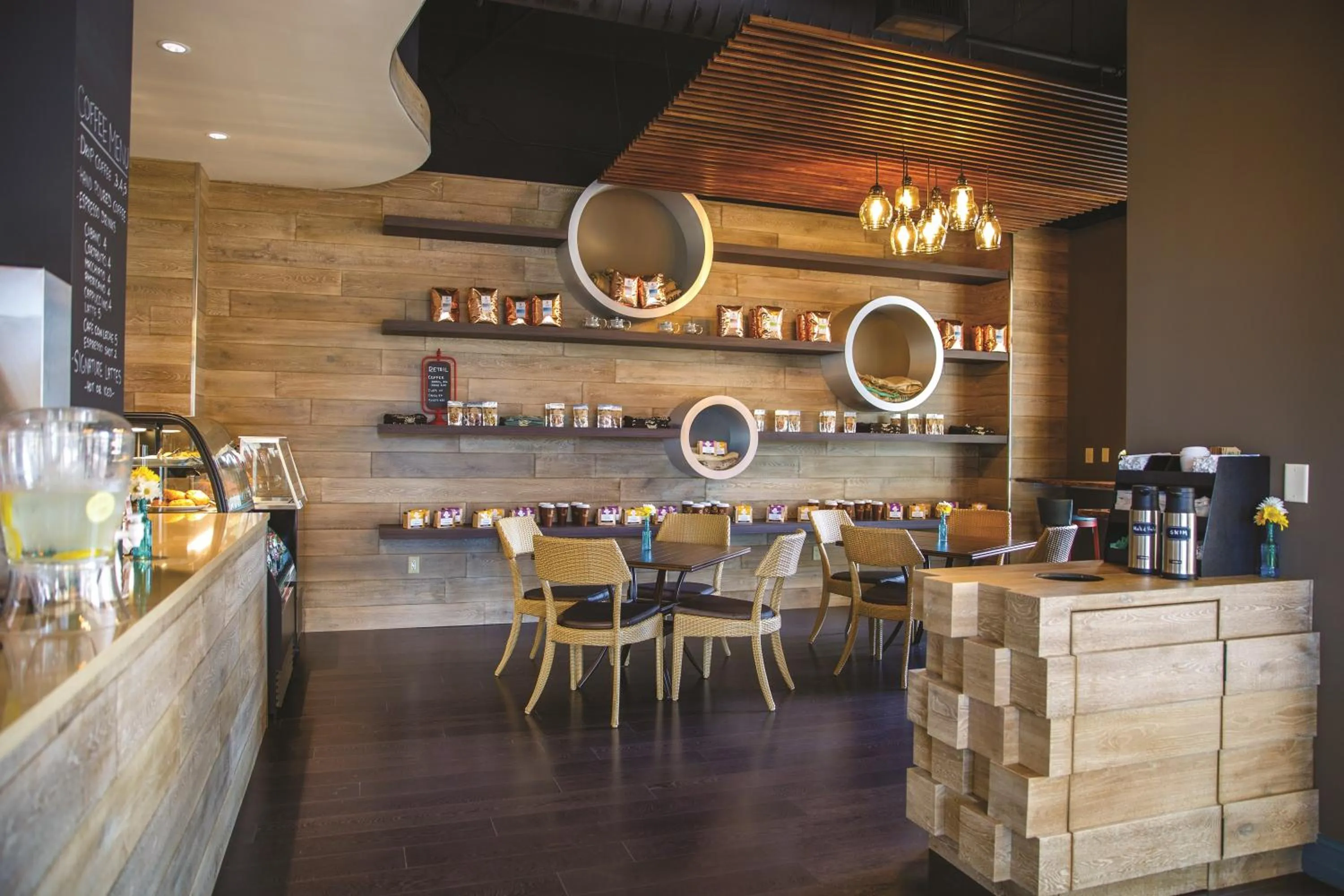 Restaurant/places to eat in Naples Bay Resort and Marina