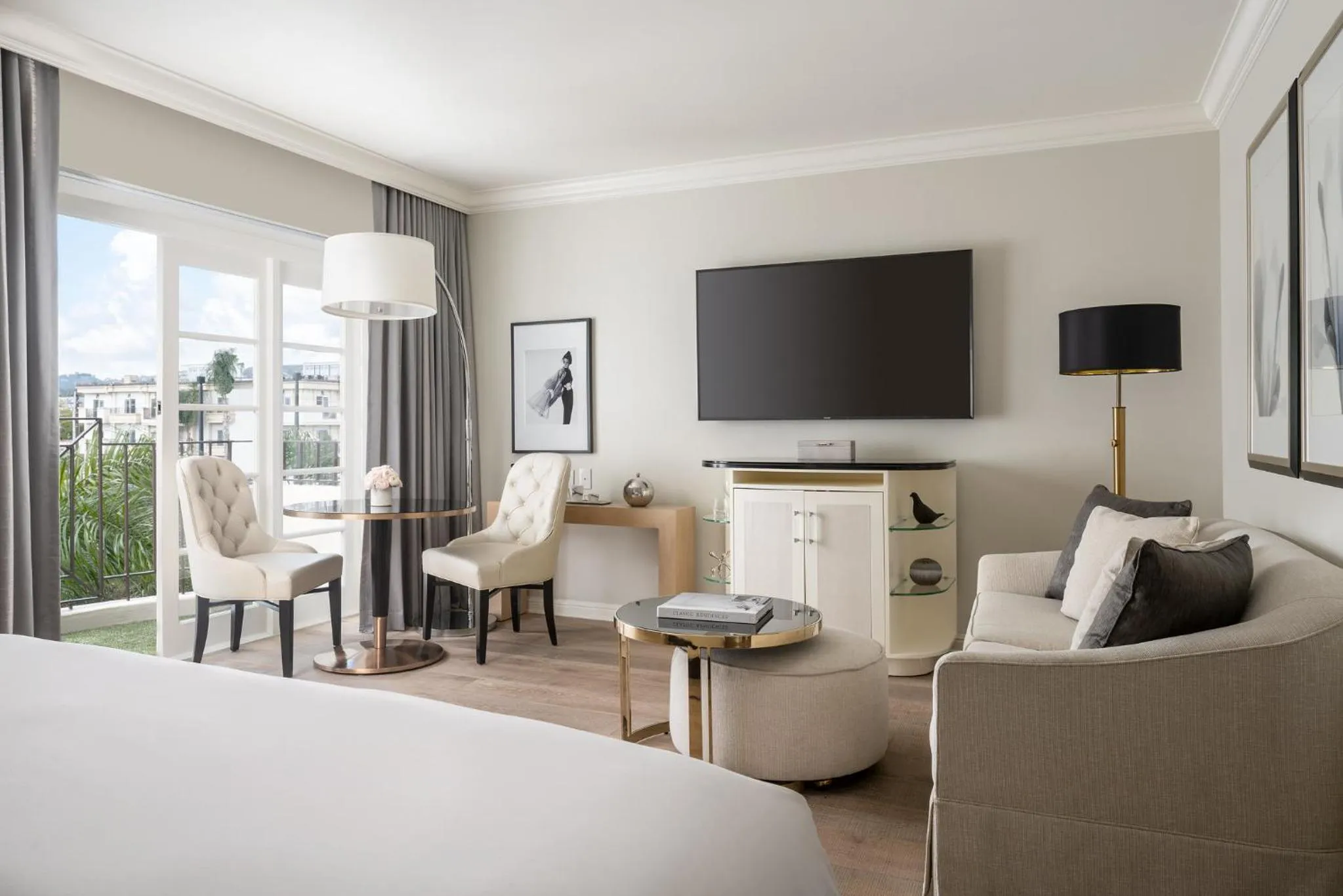 View (from property/room), Bed in Four Seasons Hotel Los Angeles at Beverly Hills