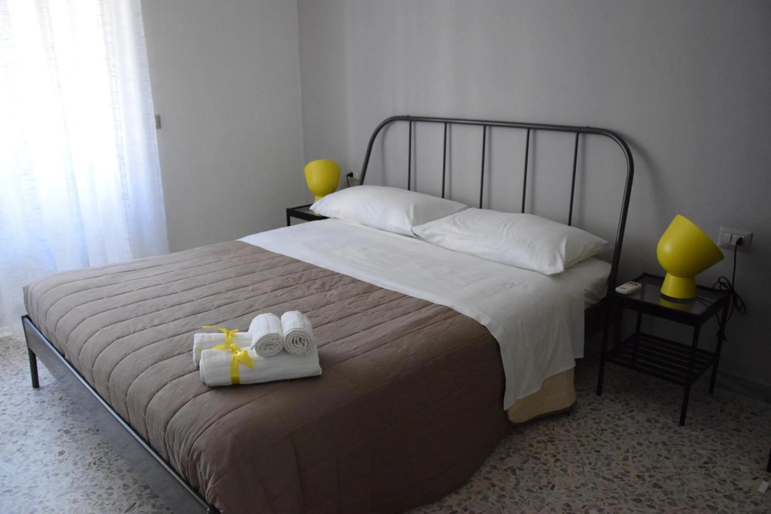 Decorative detail, Bed in San Lorenzo