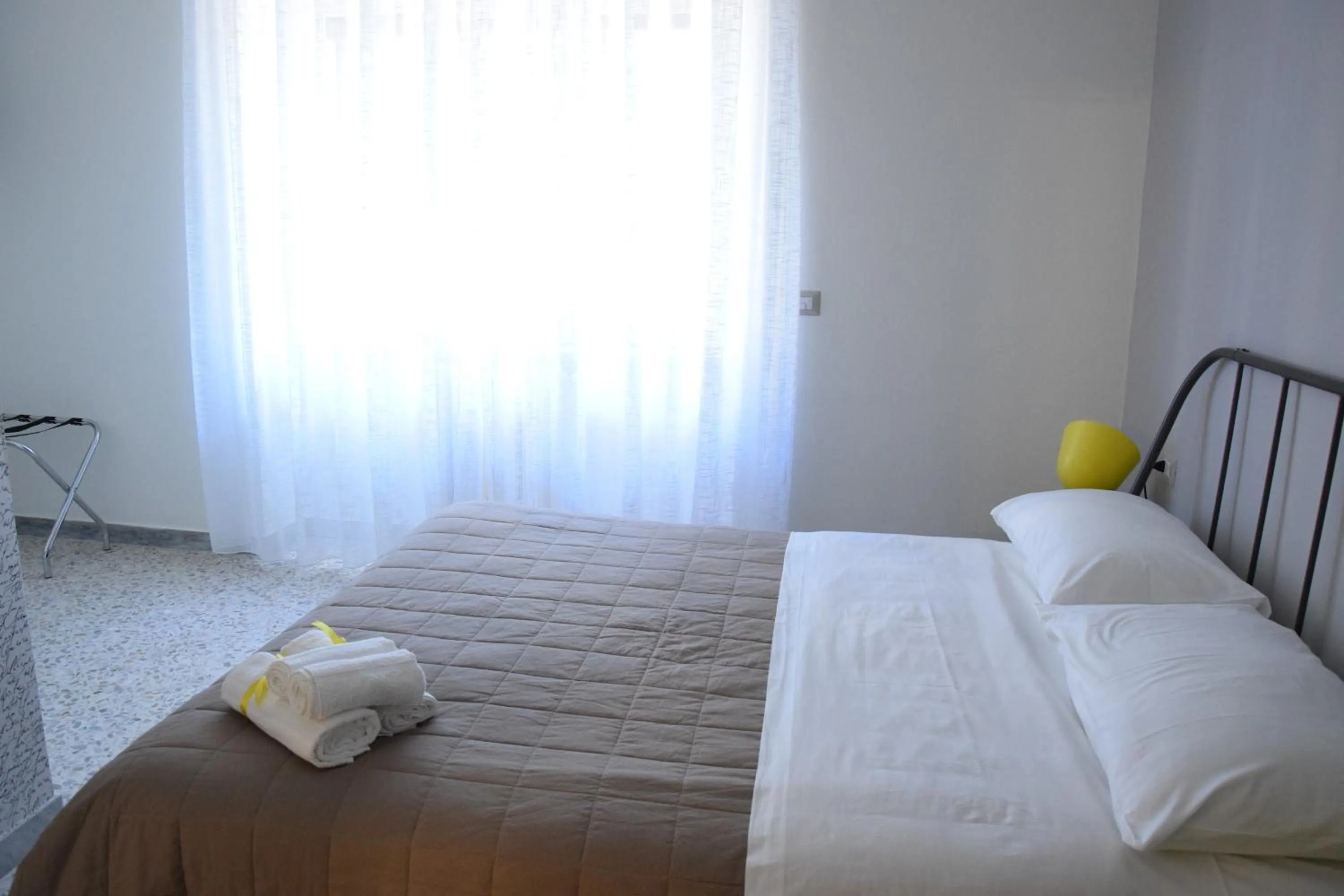 Day, Bed in San Lorenzo