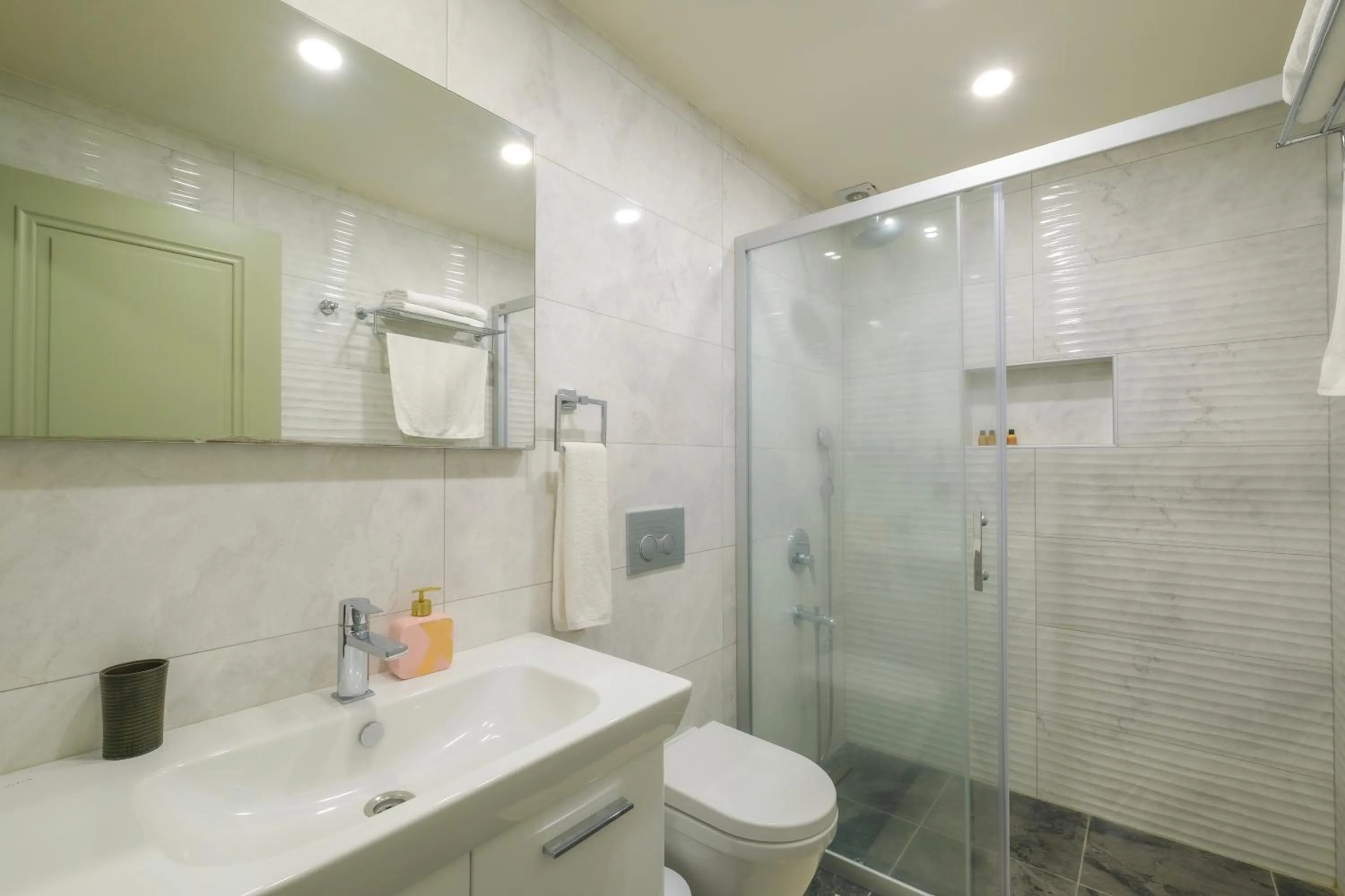 Shower in Göcek Centre Hotel