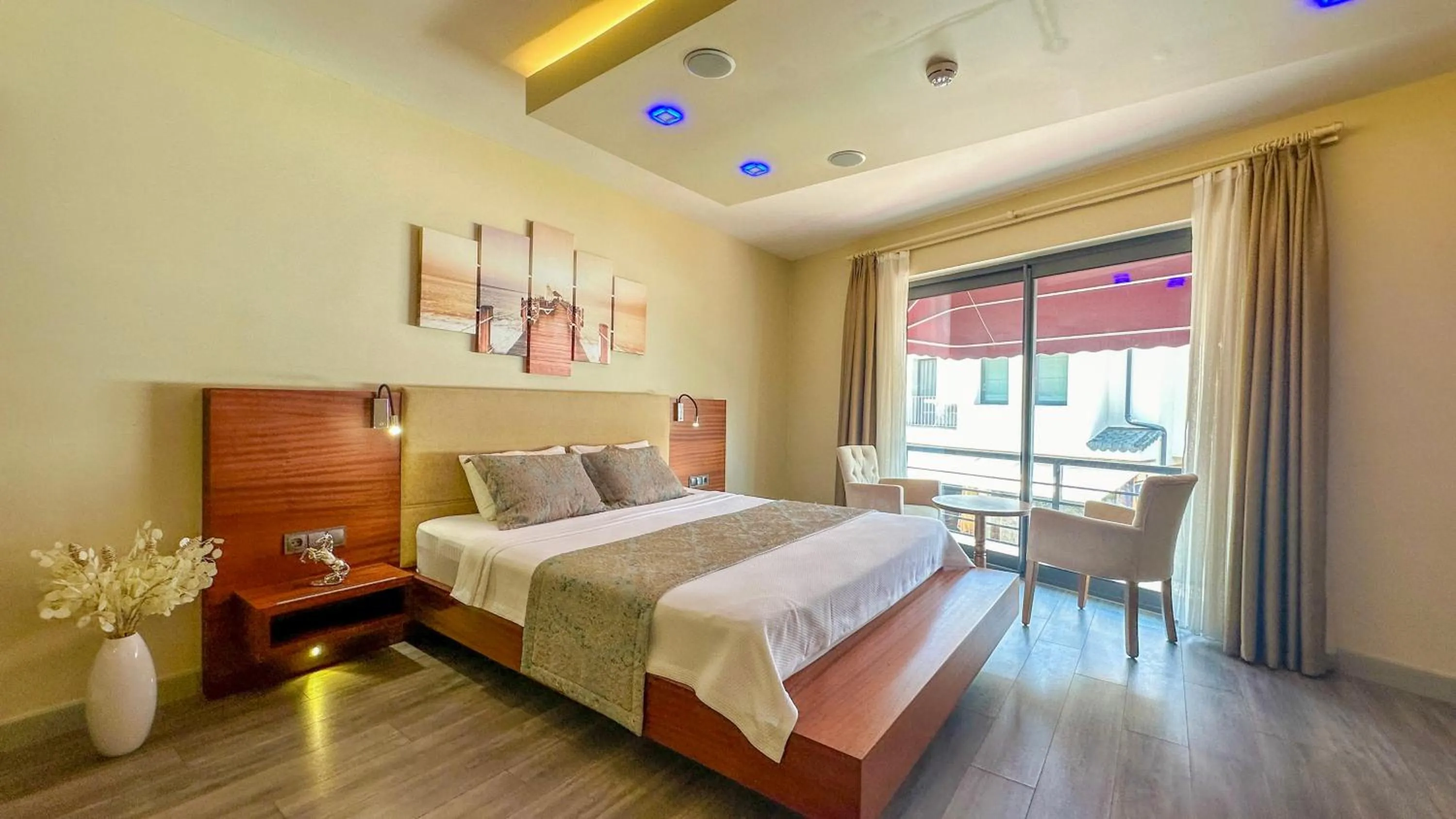 Bed in Göcek Centre Hotel