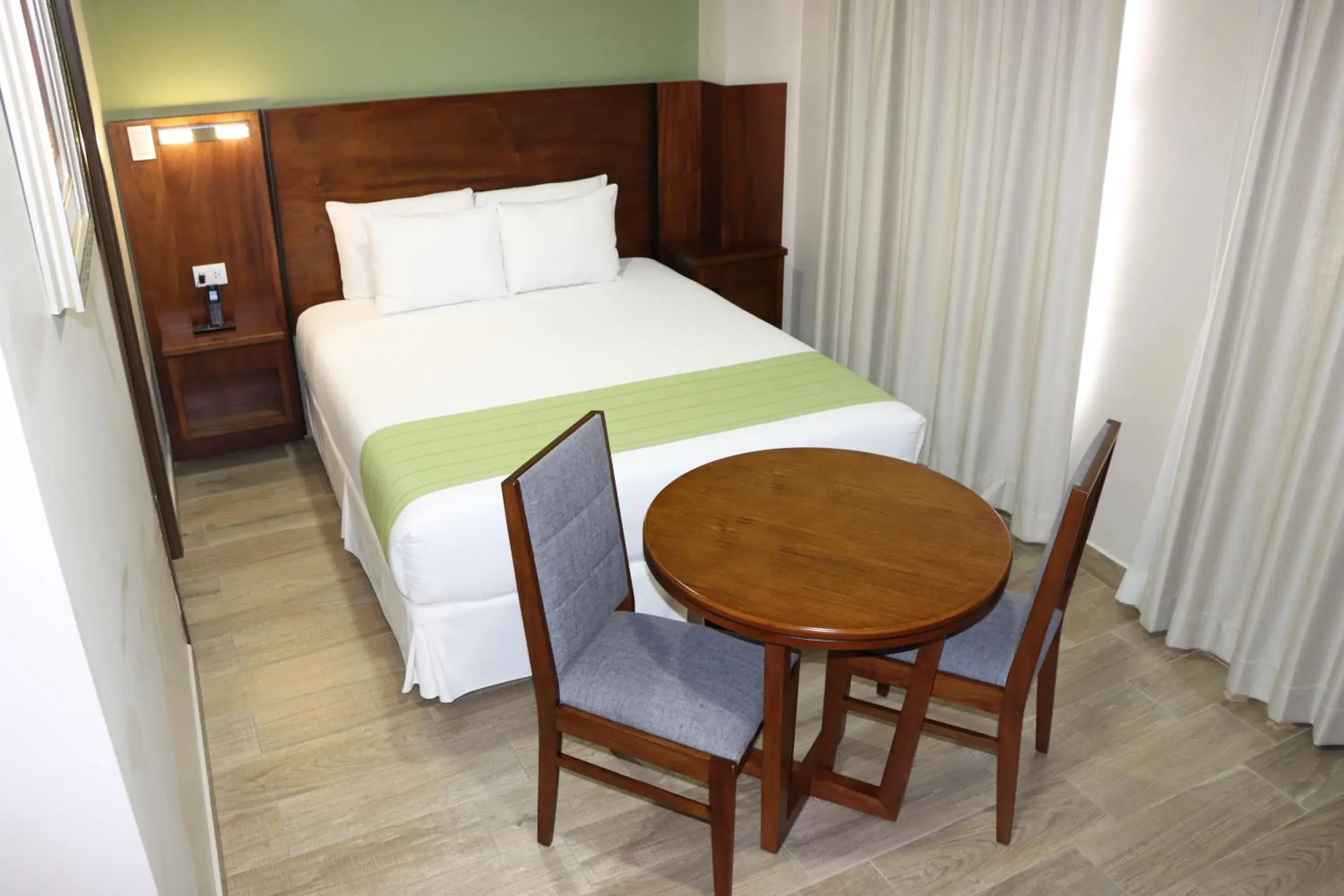 Deluxe Single Room - single occupancy in Hotel San Agustin Plaza Deluxe Single Room - single occupancy in Hotel San Agustin Plaza