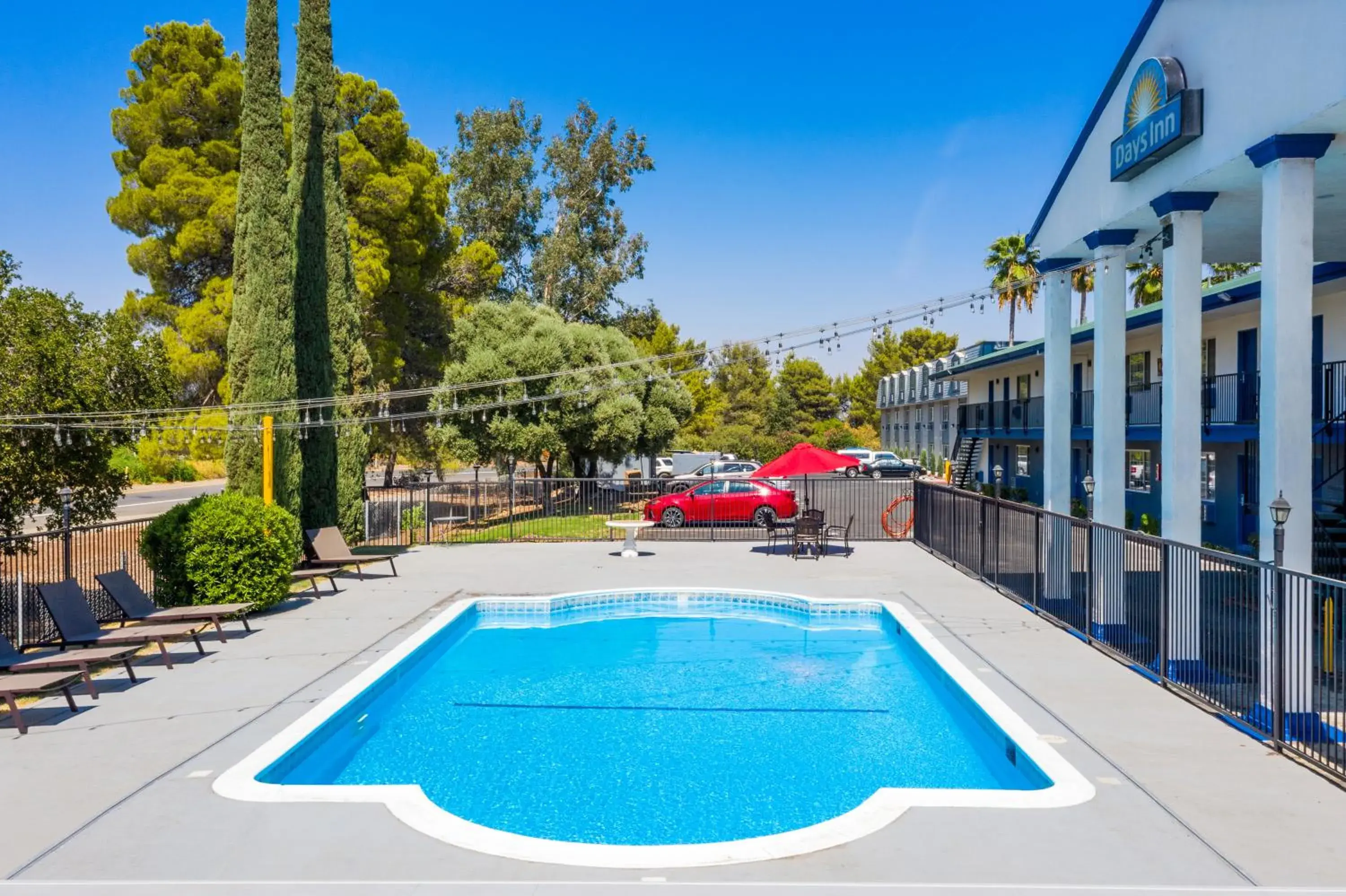 Pool view in Days Inn by Wyndham Red Bluff Pool view in Days Inn by Wyndham Red Bluff