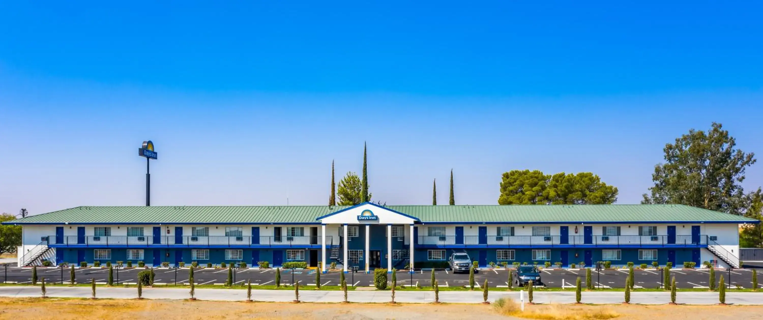 Property building in Days Inn by Wyndham Red Bluff Property building in Days Inn by Wyndham Red Bluff