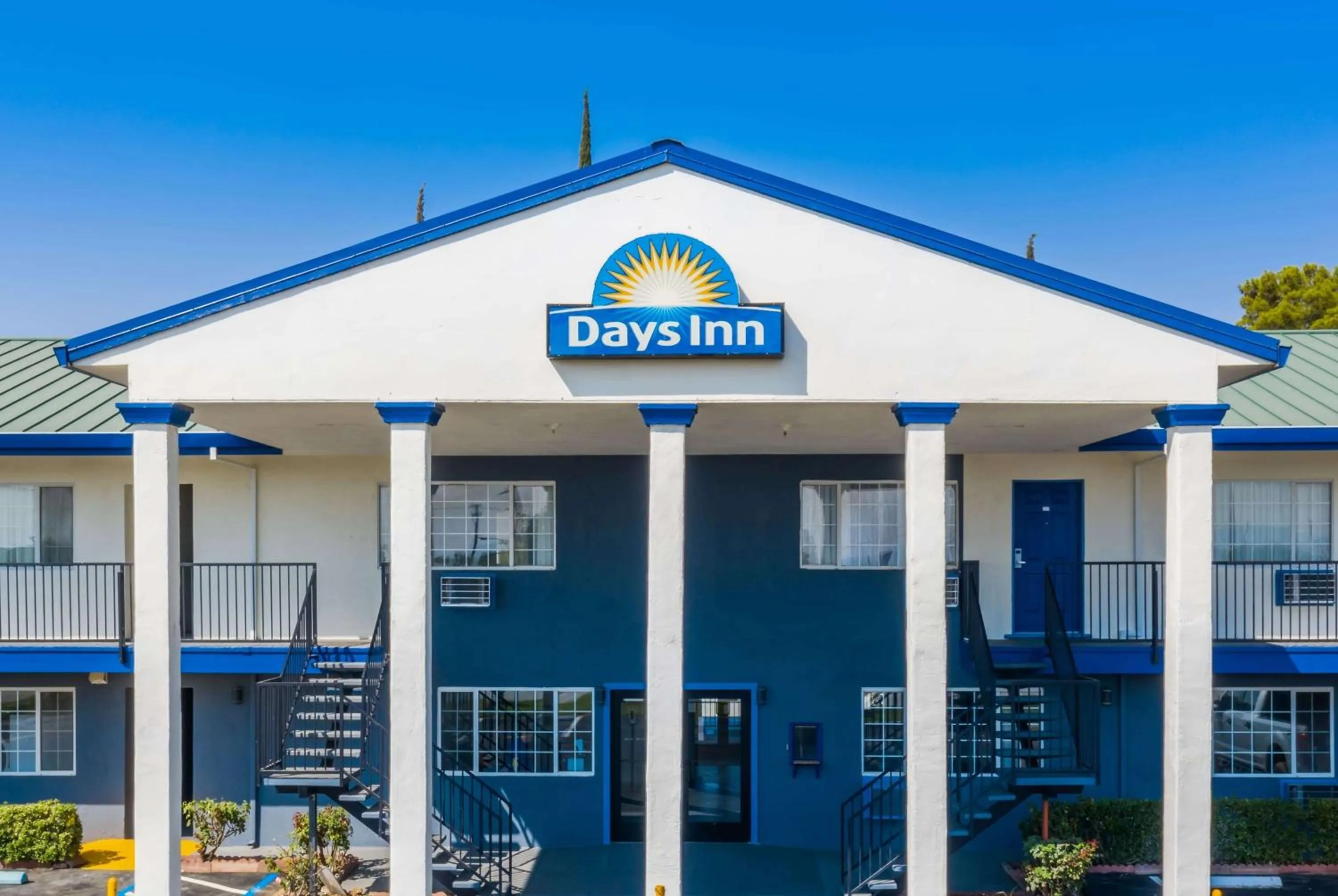 Property building in Days Inn by Wyndham Red Bluff