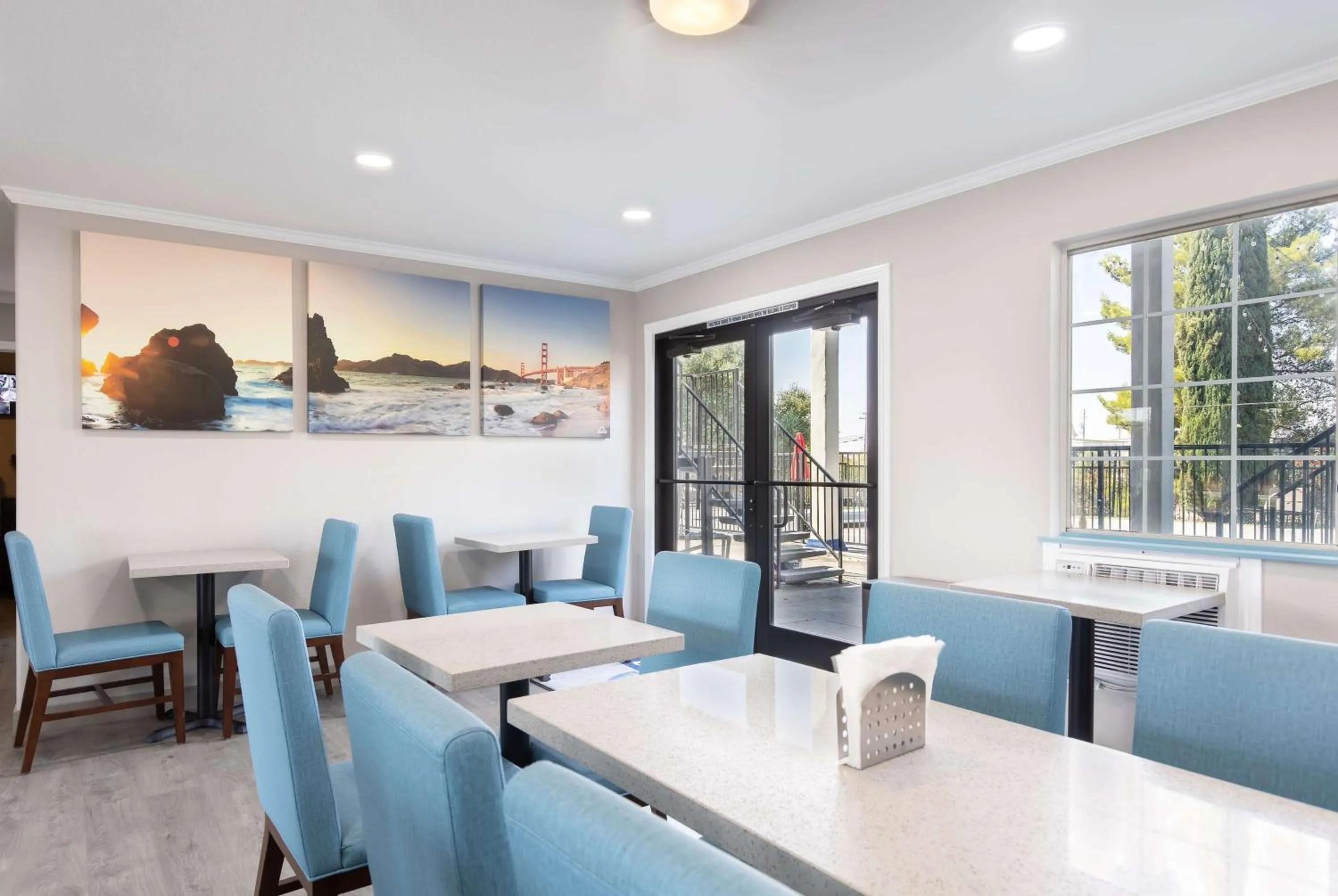 Restaurant/places to eat in Days Inn by Wyndham Red Bluff