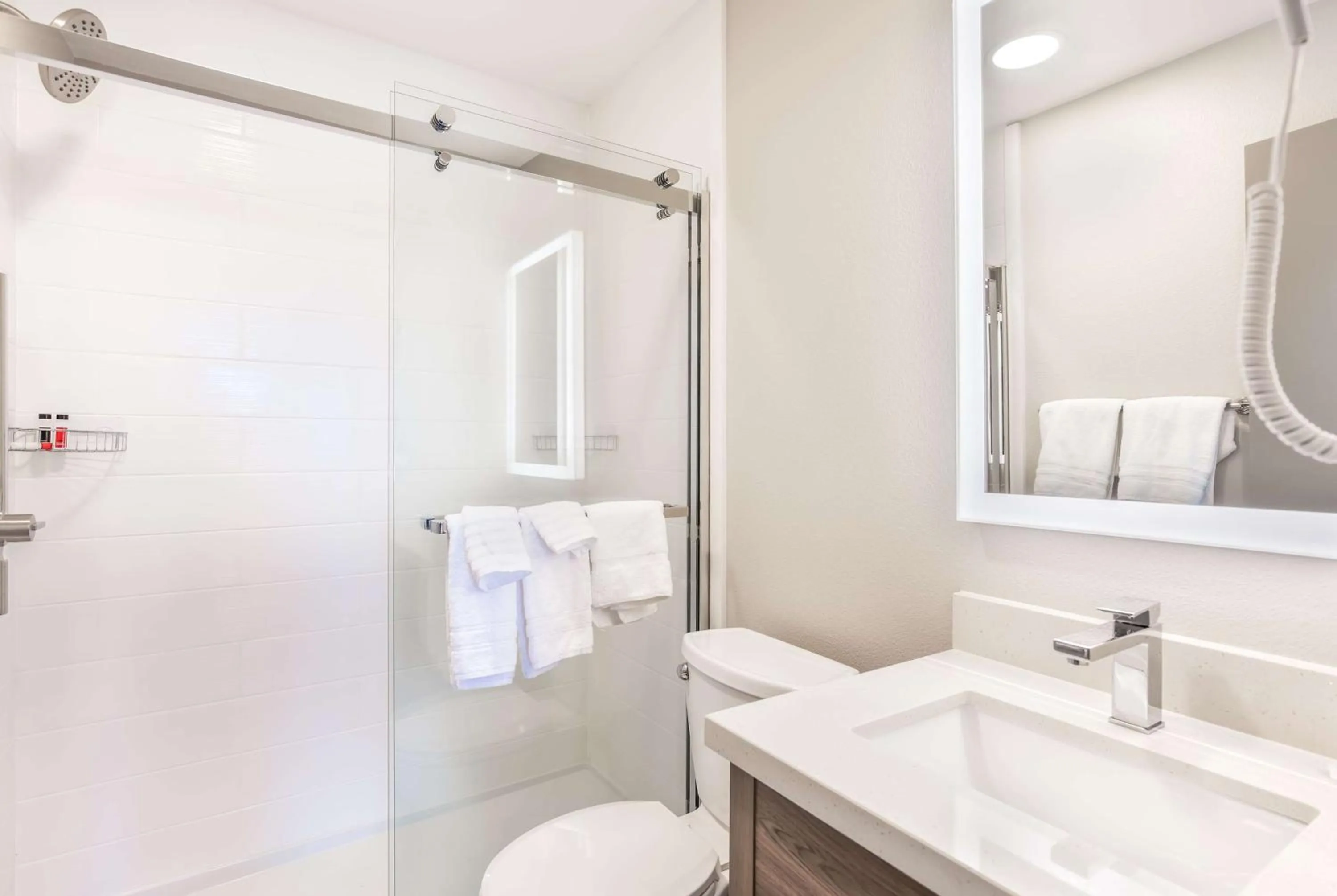 Bathroom in Days Inn by Wyndham Red Bluff