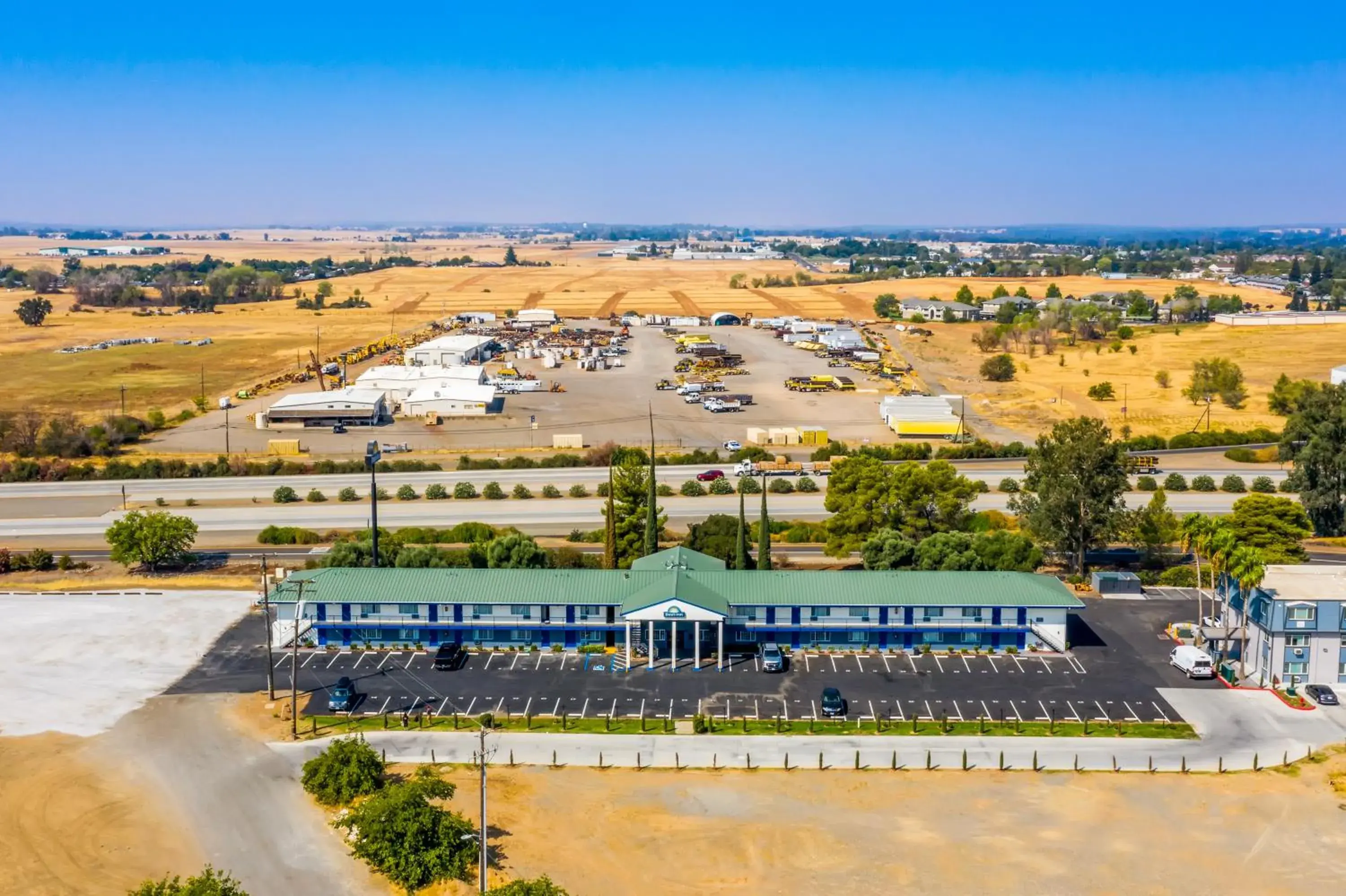 Property building in Days Inn by Wyndham Red Bluff Property building in Days Inn by Wyndham Red Bluff