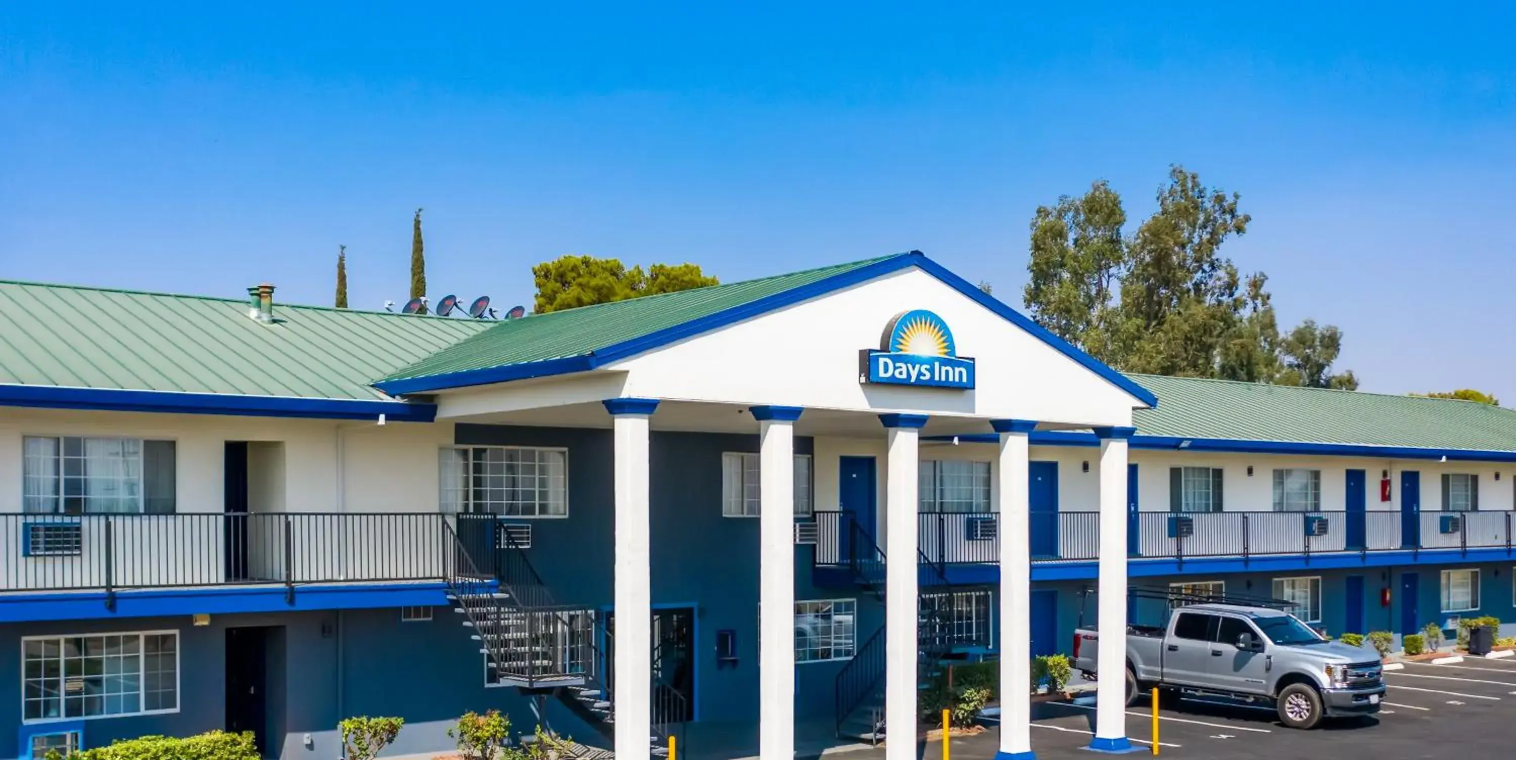 Property building in Days Inn by Wyndham Red Bluff Property building in Days Inn by Wyndham Red Bluff