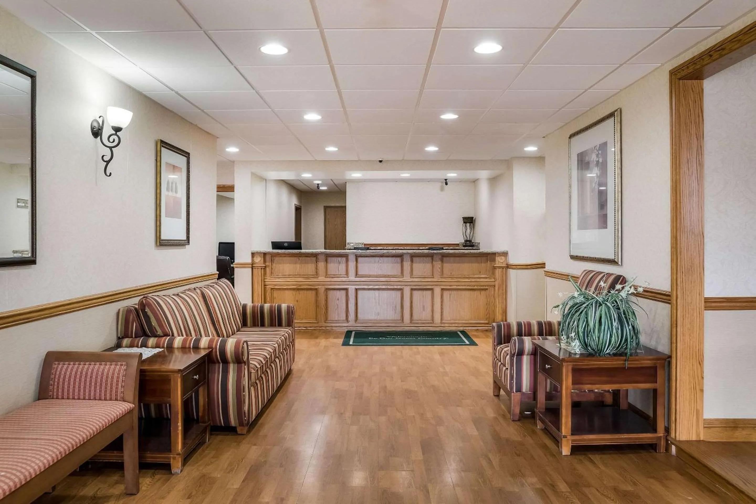 Lobby or reception in Quality Inn & Suites