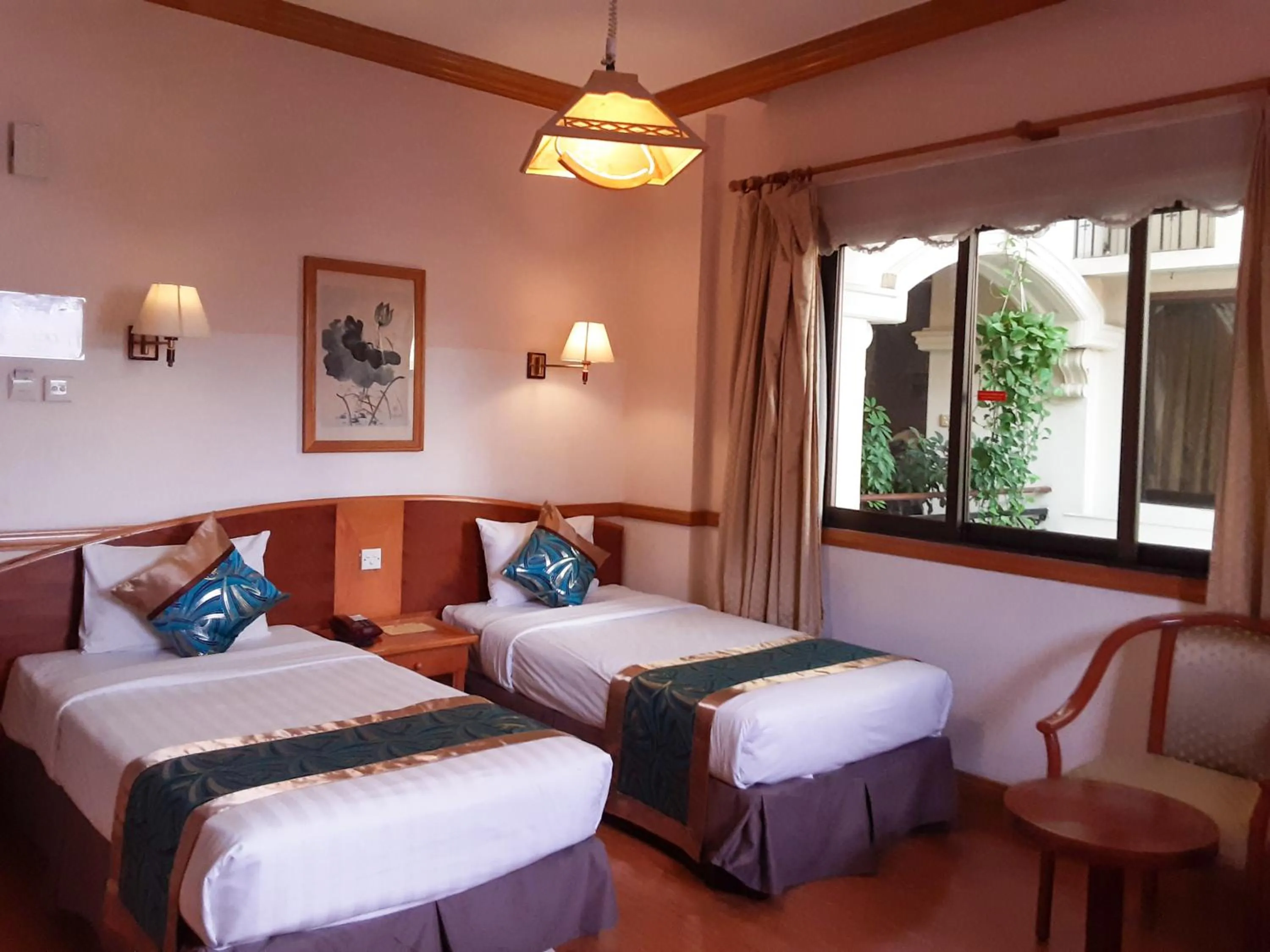 Bedroom, Bed in Oscar Saigon Hotel