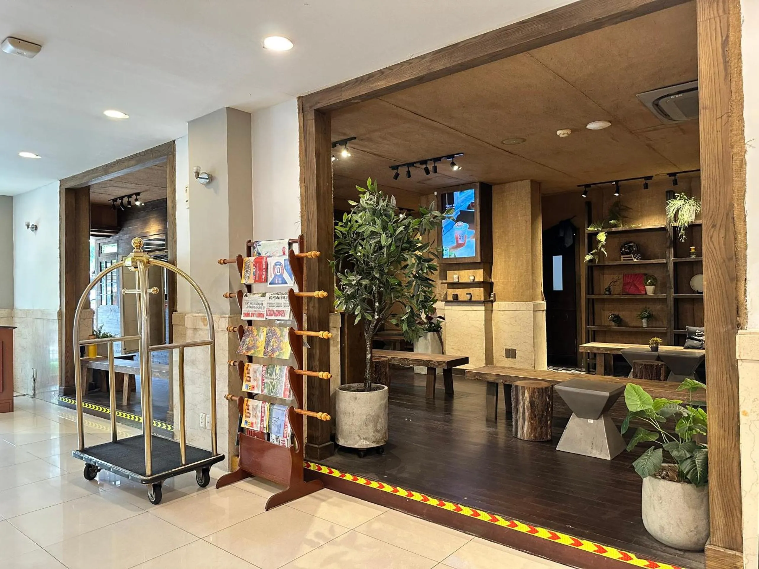 Lobby or reception in Oscar Saigon Hotel