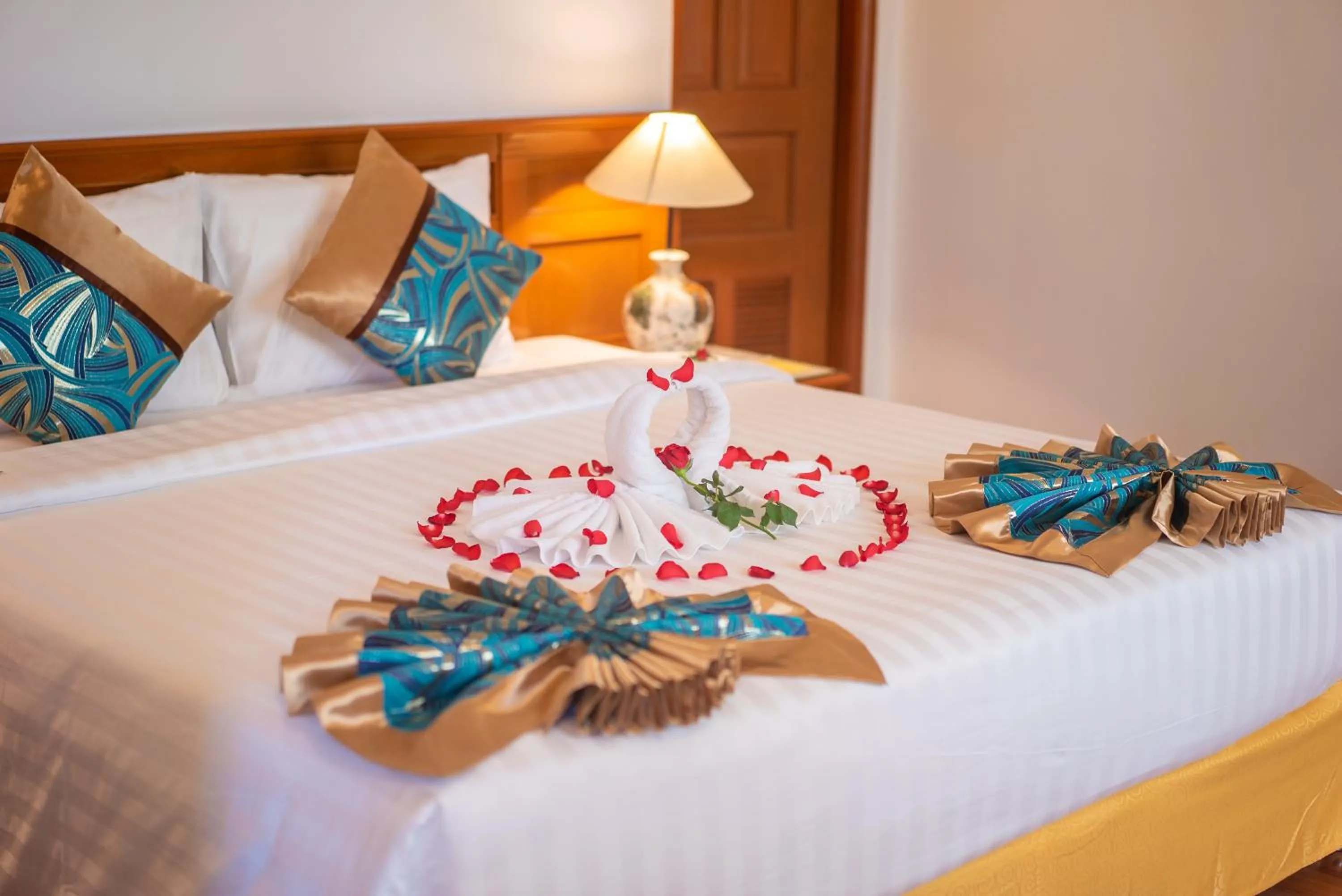 Bedroom, Bed in Oscar Saigon Hotel