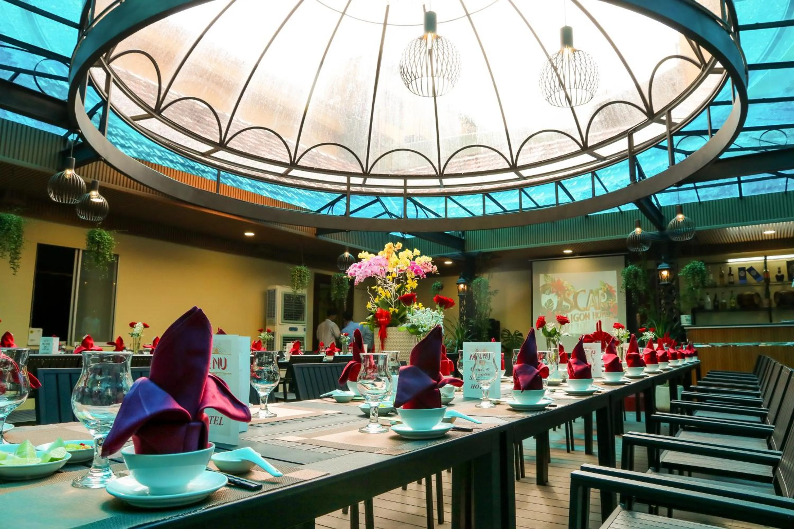 Restaurant/places to eat in Oscar Saigon Hotel