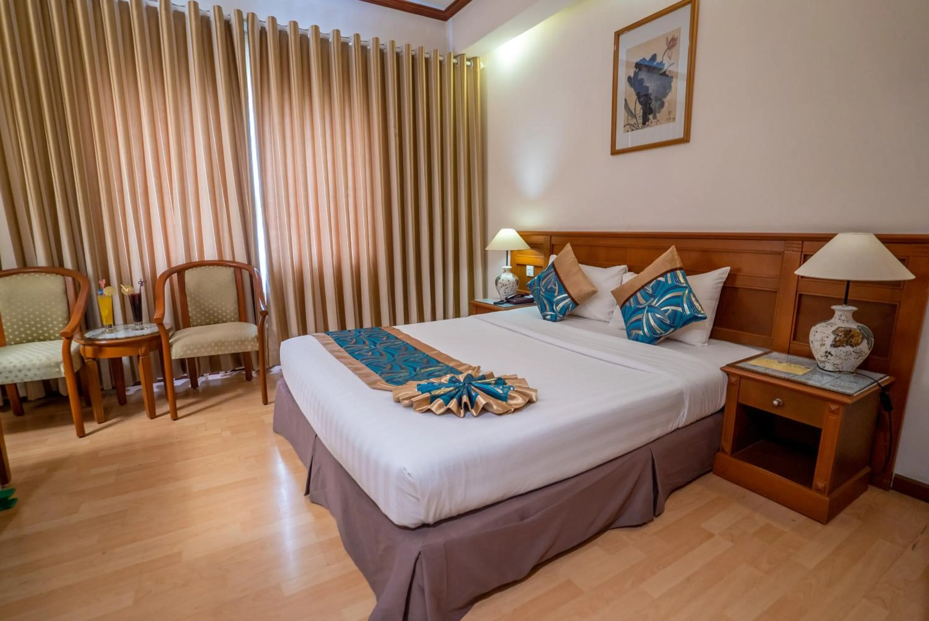 Bedroom, Bed in Oscar Saigon Hotel