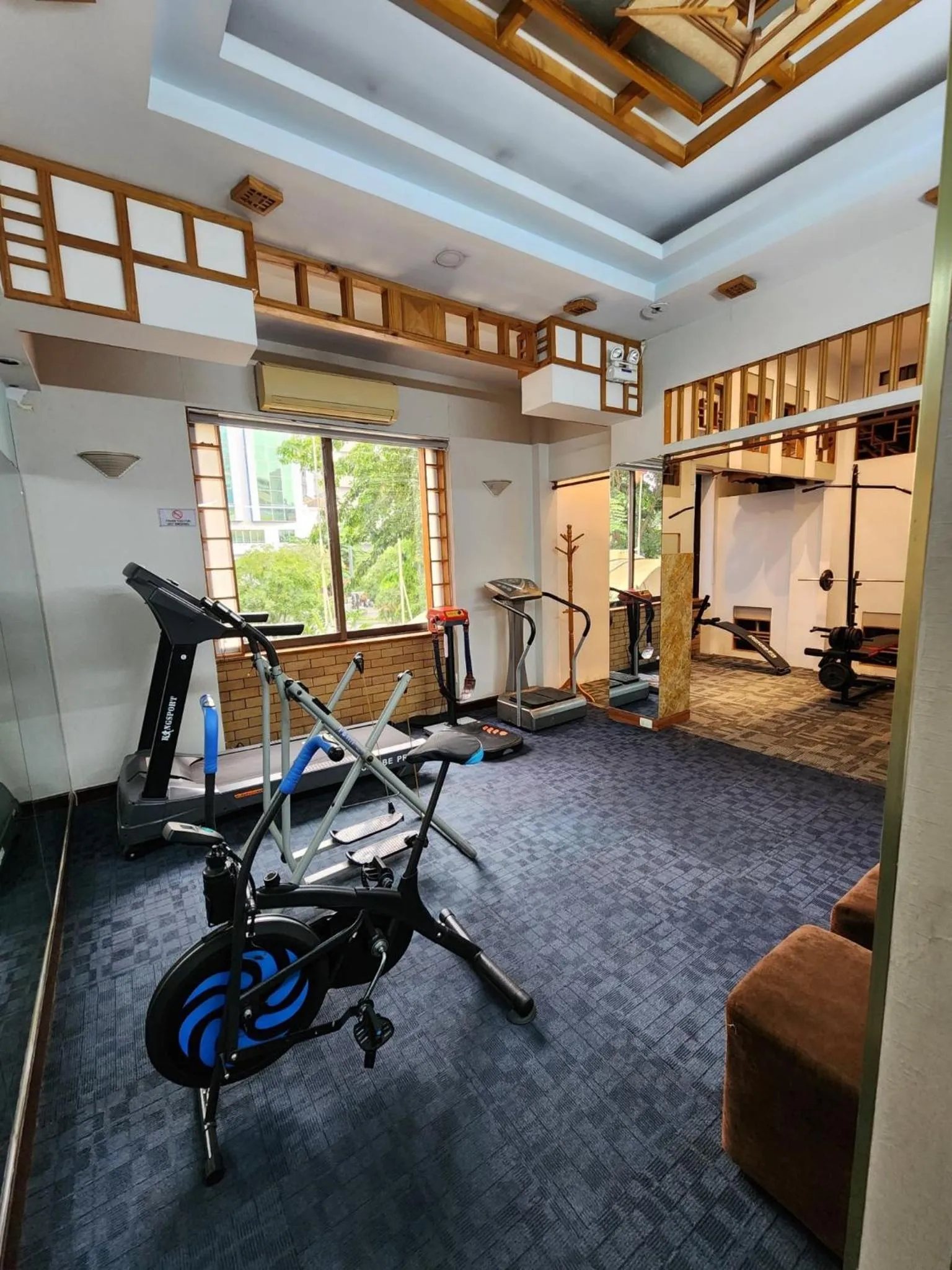 Fitness centre/facilities in Oscar Saigon Hotel