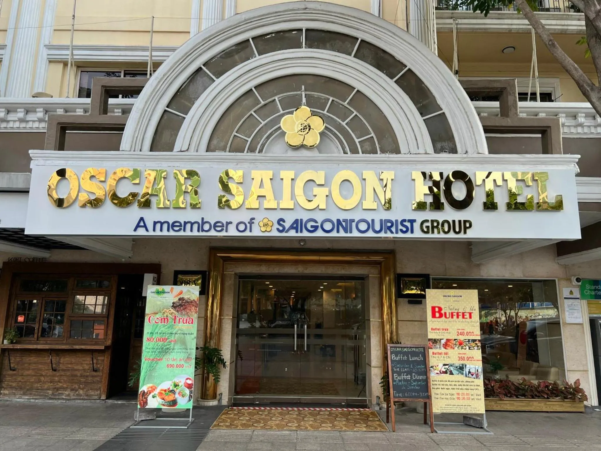 Facade/entrance in Oscar Saigon Hotel