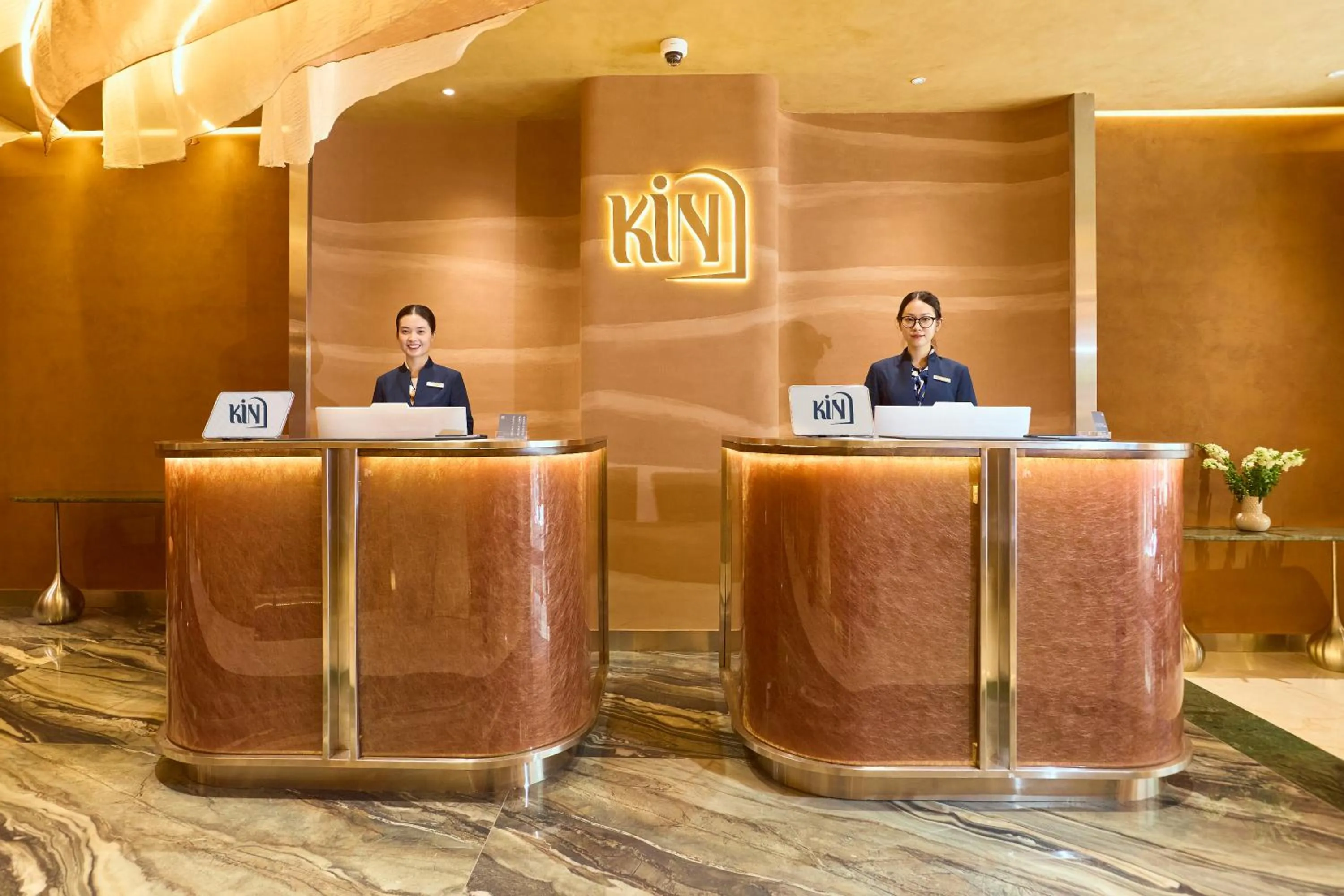 Staff in Kin Hotel Ly Tu Trong