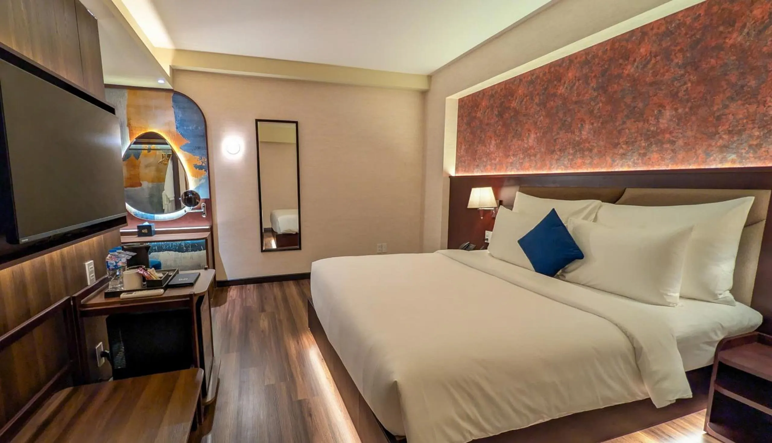 Bedroom, Bed in KiN Hotel Ly Tu Trong Edition