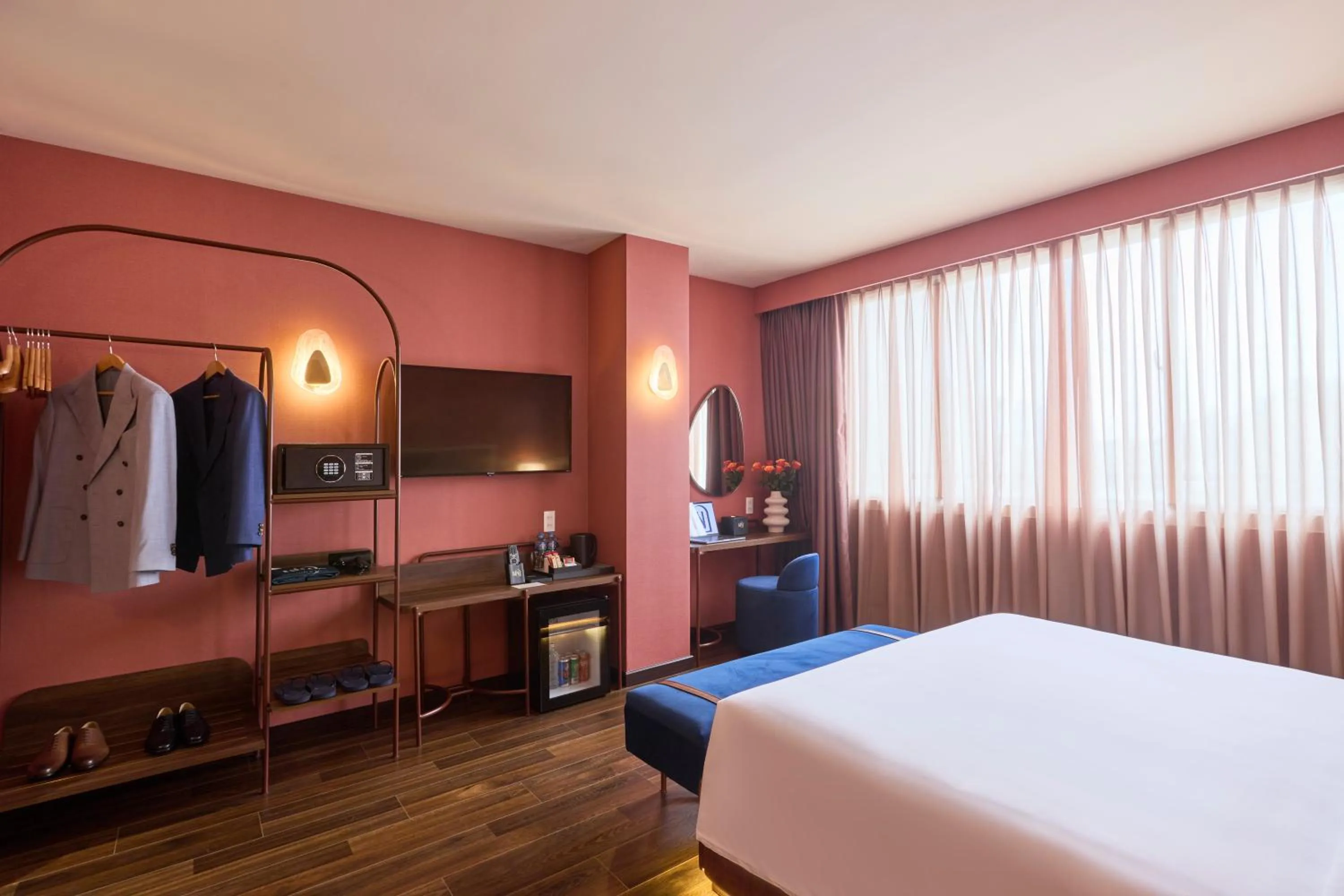 Photo of the whole room, Bed in Kin Hotel Ly Tu Trong