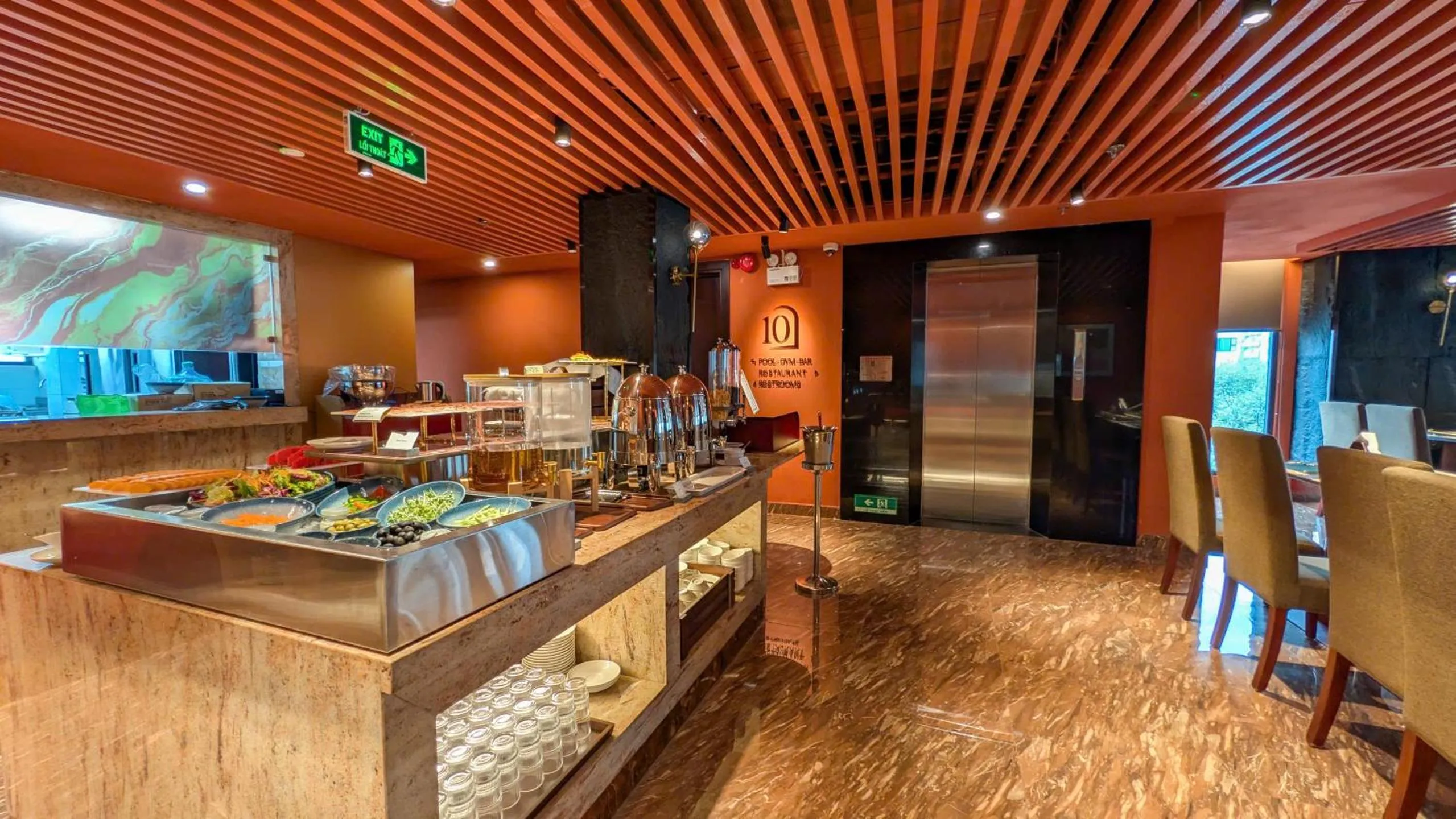 Food and drinks in KiN Hotel Ly Tu Trong Edition