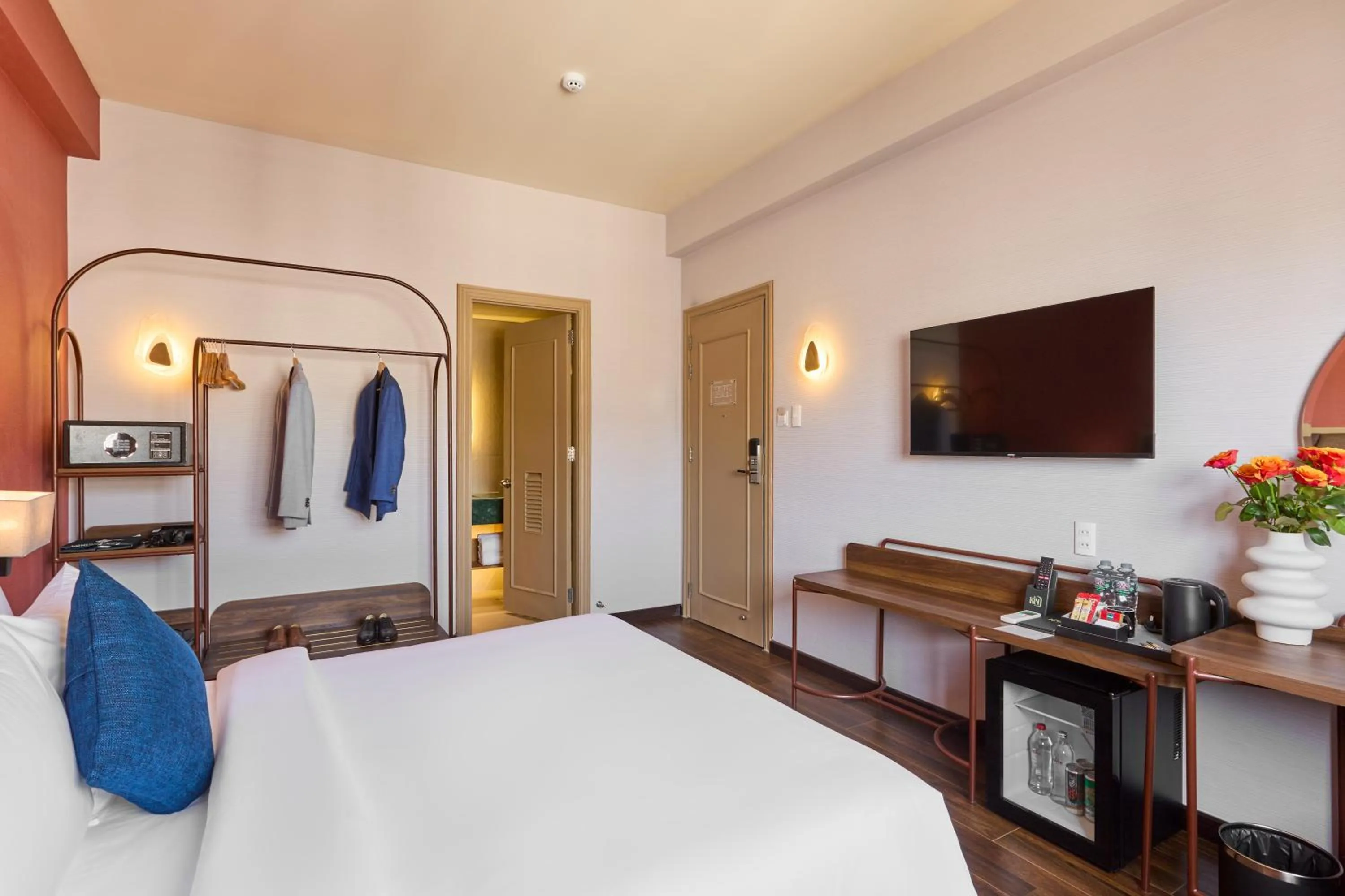 Photo of the whole room, Bed in Kin Hotel Ly Tu Trong