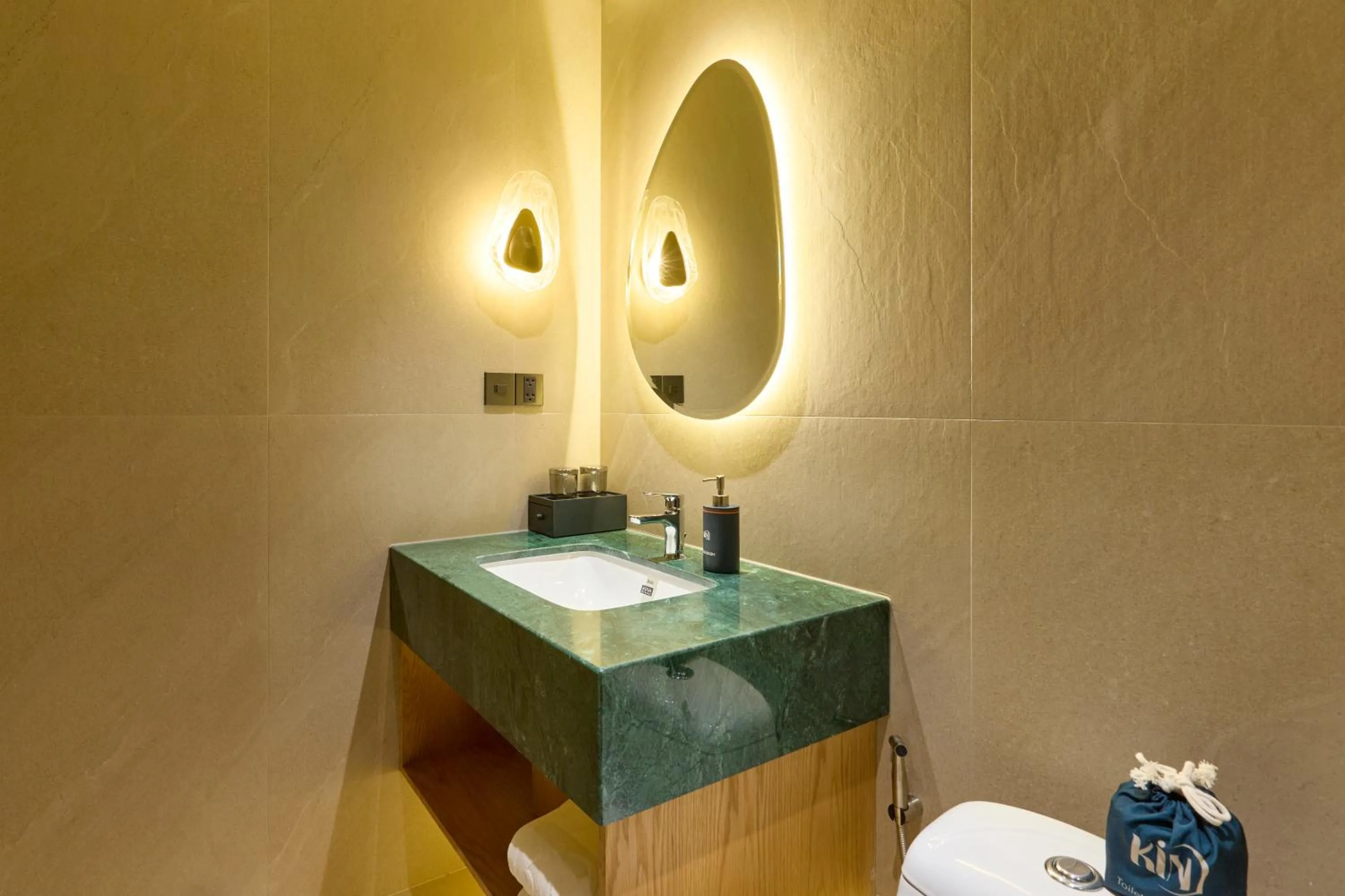 Bathroom in Kin Hotel Ly Tu Trong