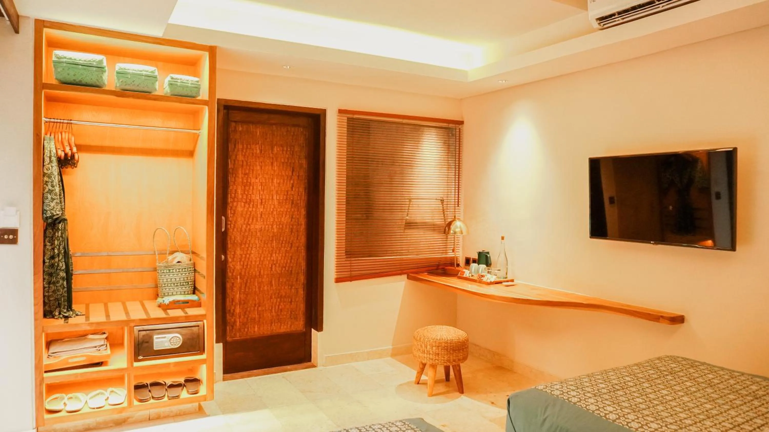 wardrobe in Annora Villas Seminyak