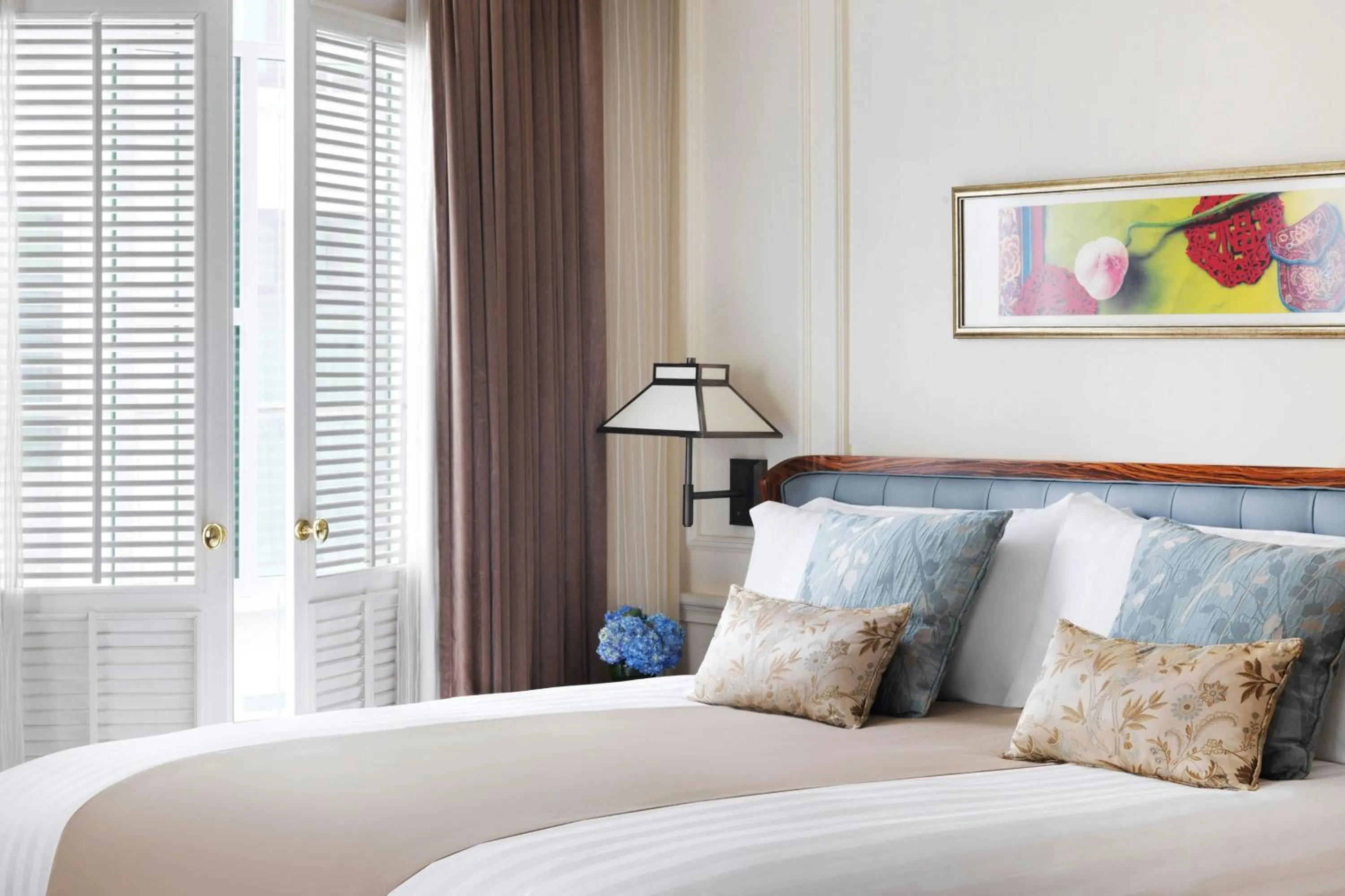 Photo of the whole room, Bed in Frasers House, a Luxury Collection Hotel, Singapore