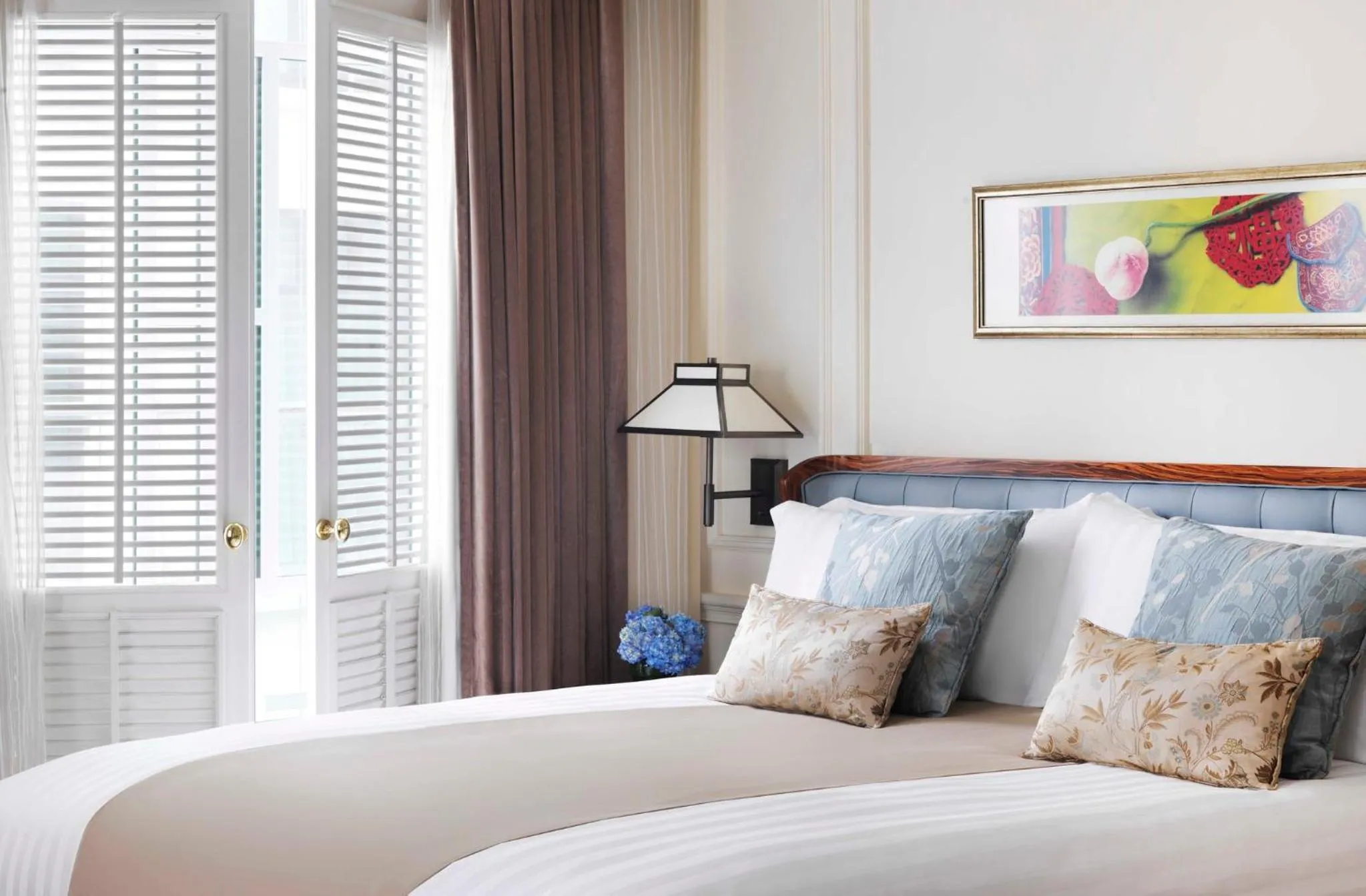 Photo of the whole room, Bed in InterContinental Singapore by IHG