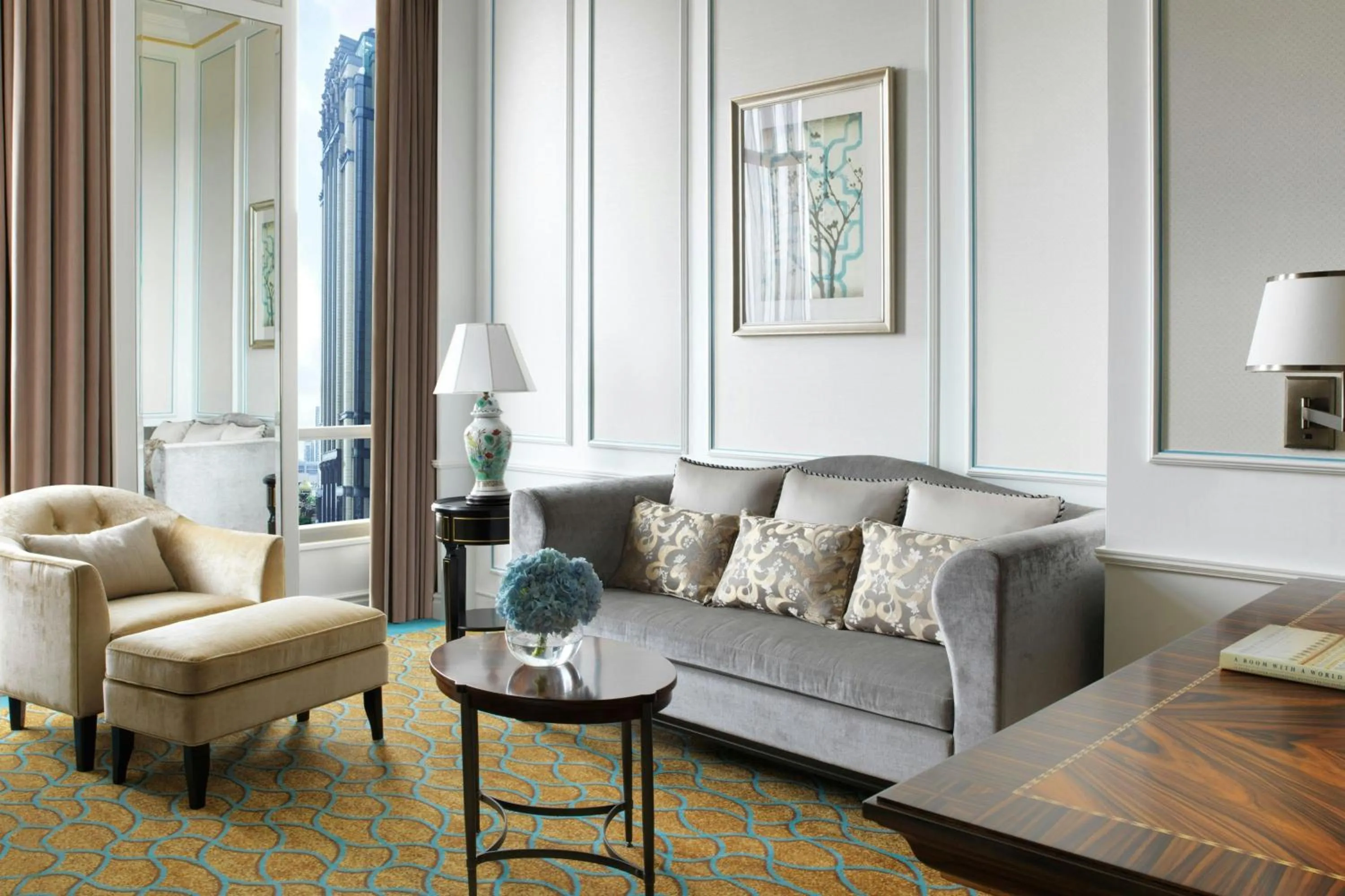 Living room in Frasers House, a Luxury Collection Hotel, Singapore