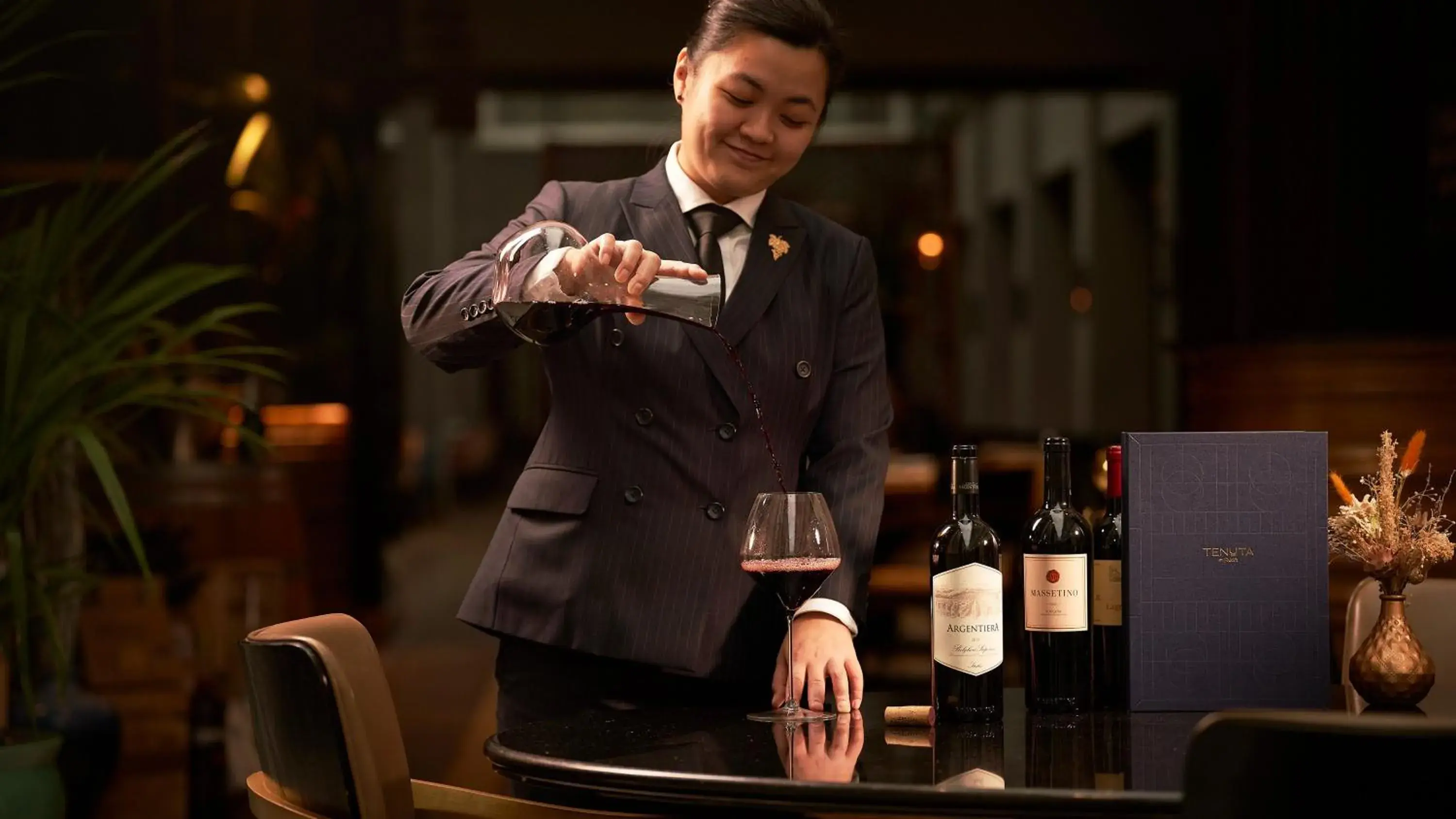 Restaurant/places to eat in InterContinental Singapore by IHG Restaurant/places to eat in InterContinental Singapore by IHG