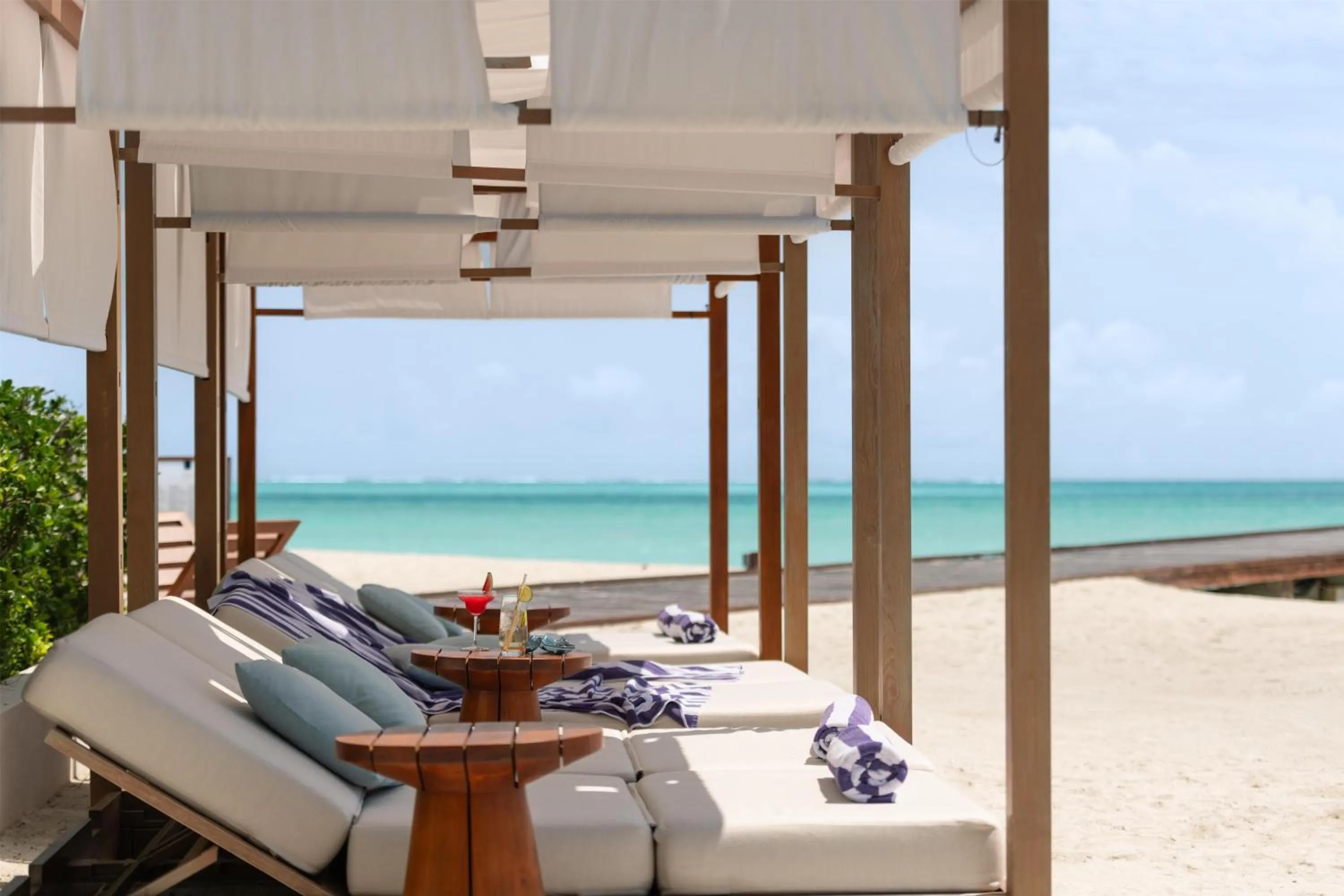 Lounge or bar in Conrad Maldives Rangali Island