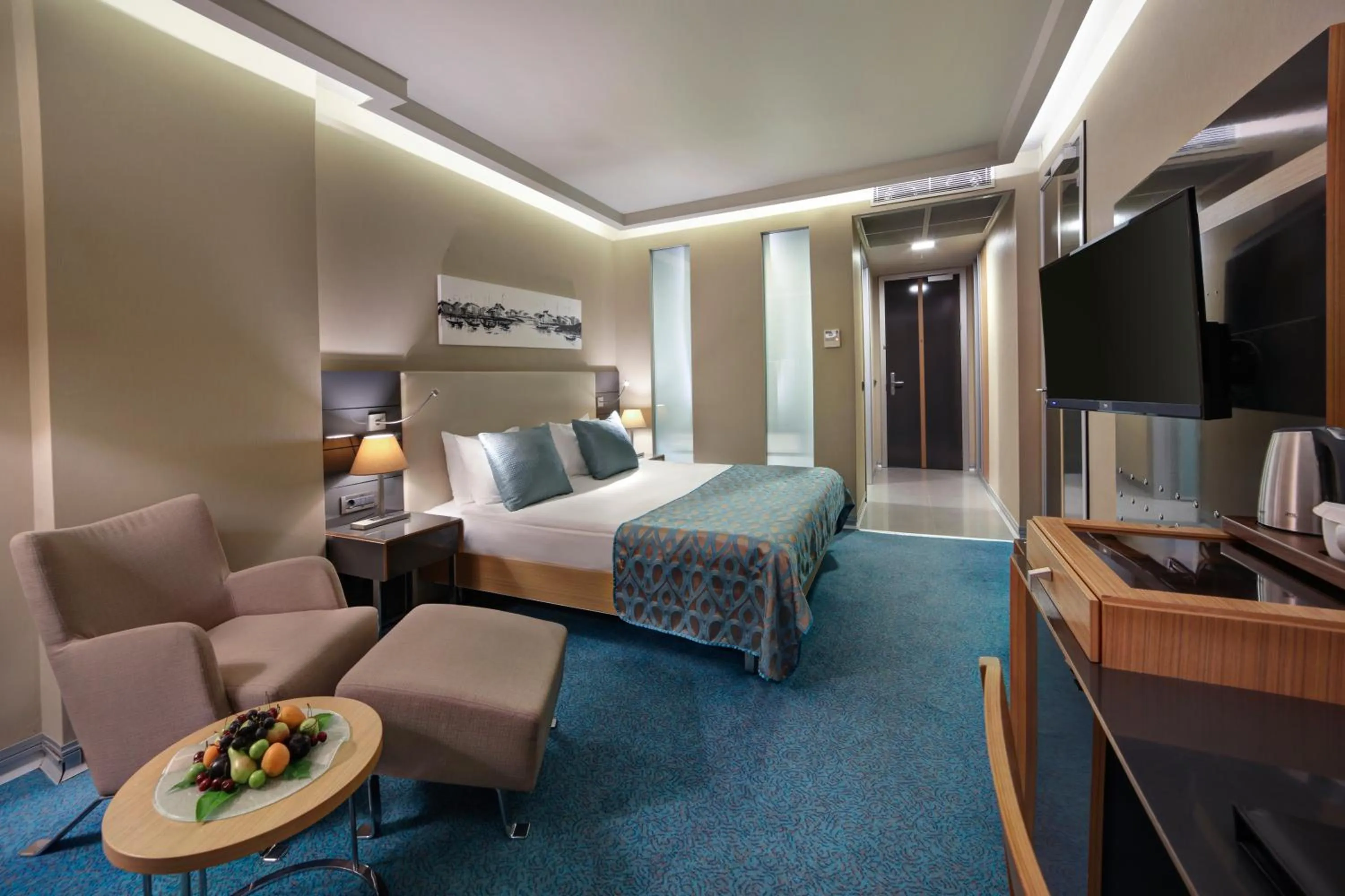 Photo of the whole room, Bed in Divan Corlu