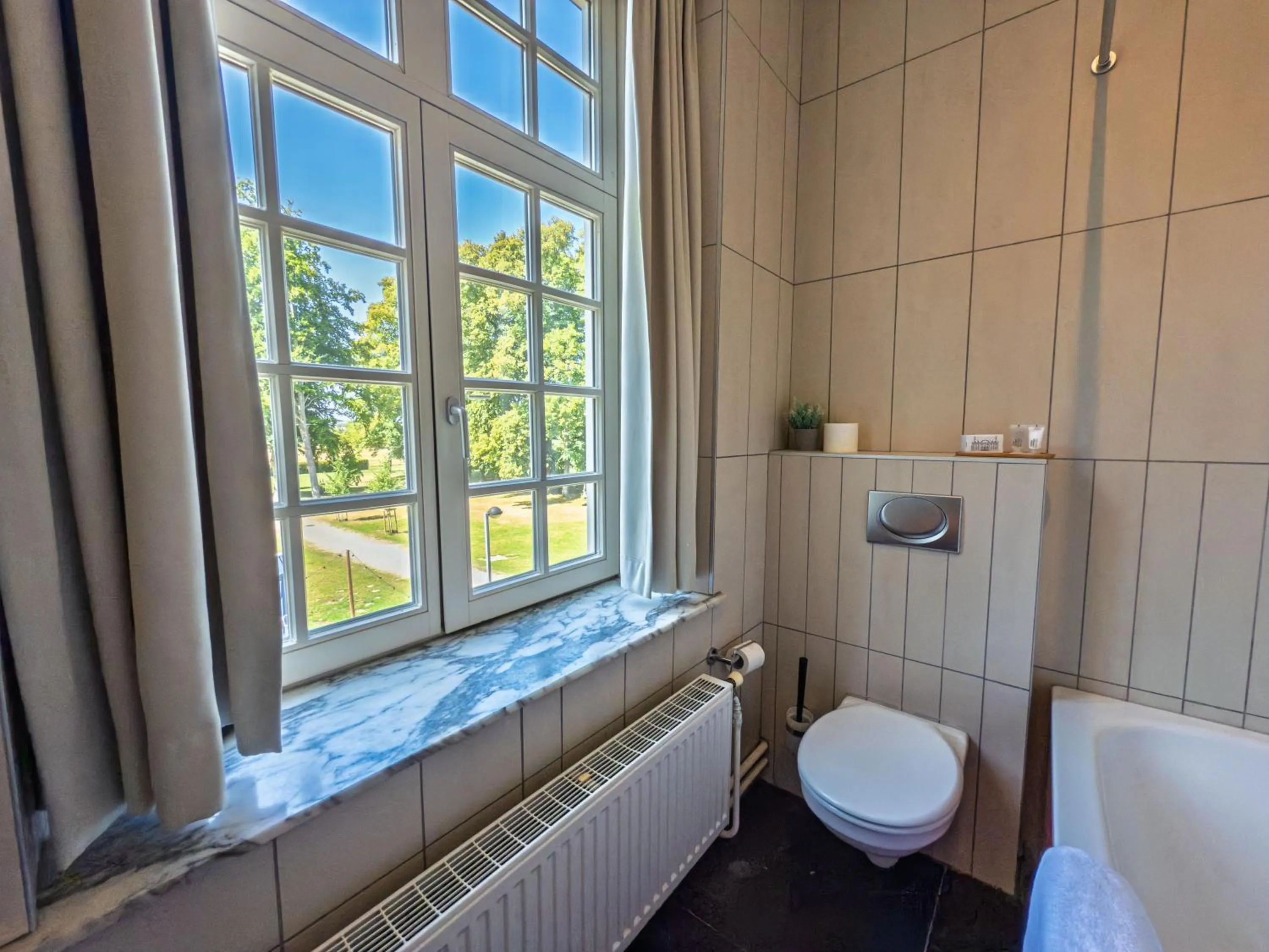 Toilet in Kasteel Pietersheim Maastricht - Lanaken