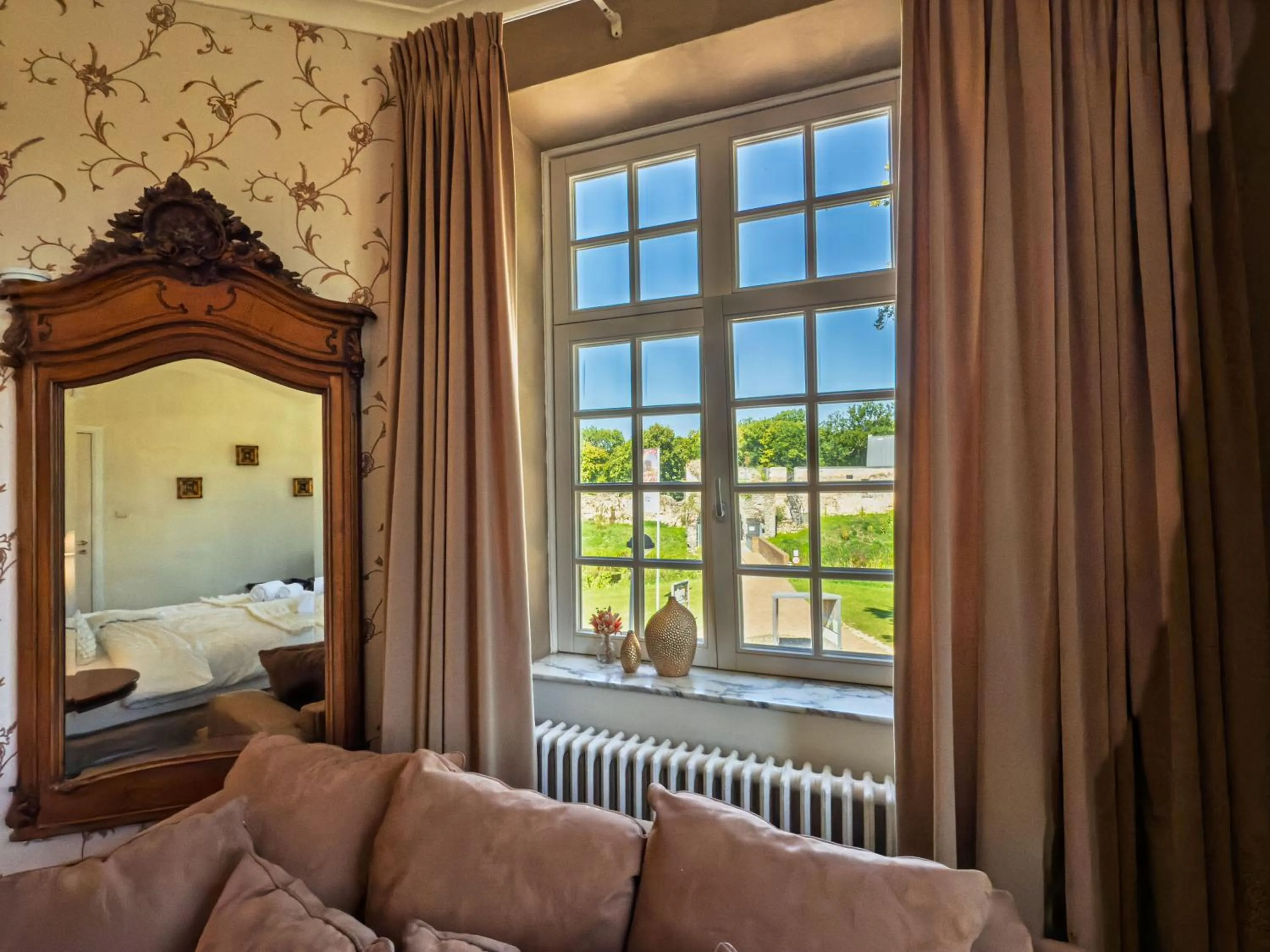 Landmark view, Bed in Kasteel Pietersheim Maastricht - Lanaken