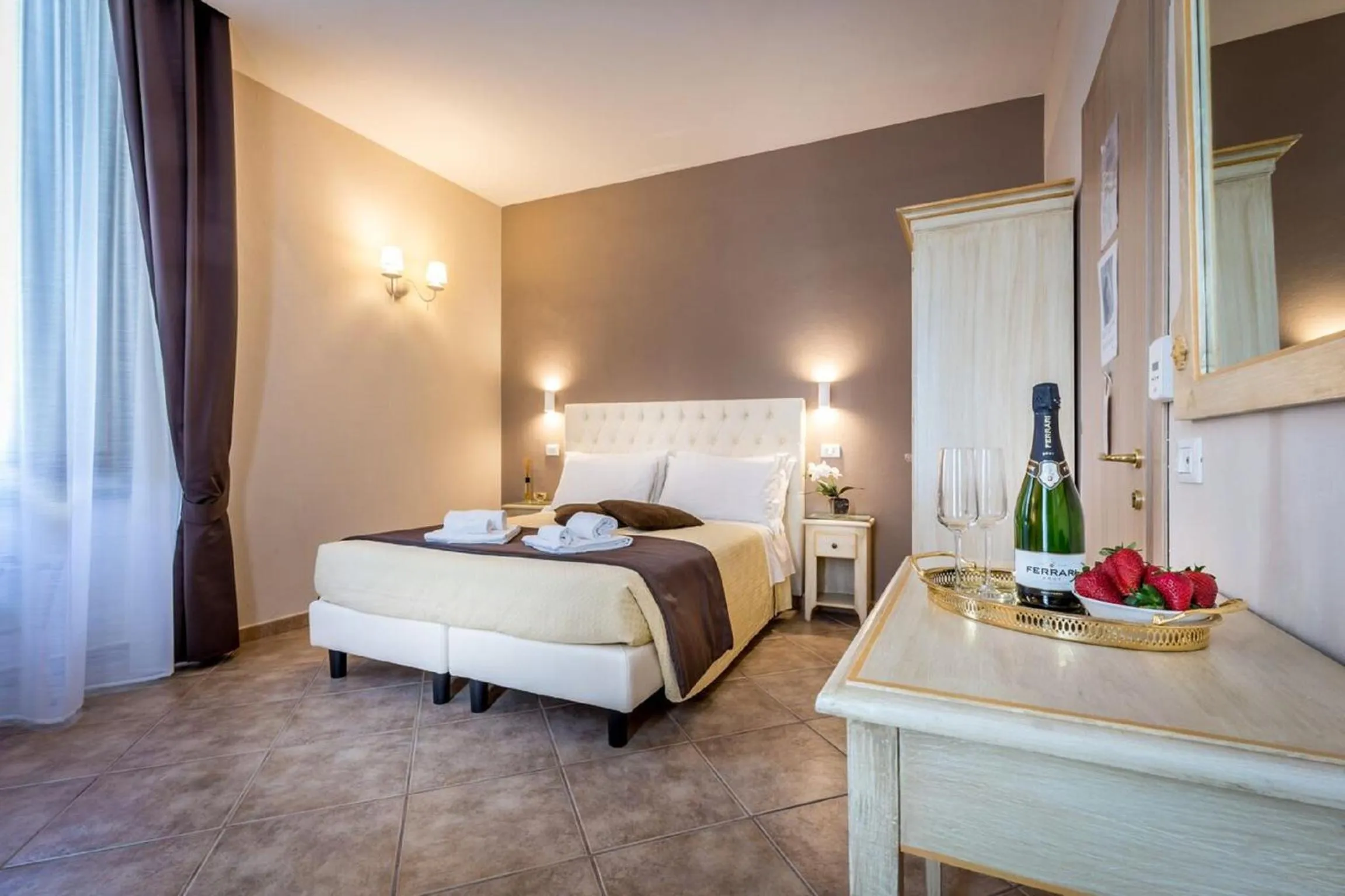 Photo of the whole room, Bed in Sognando Firenze