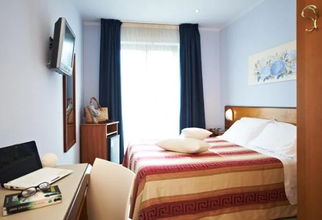 Photo of the whole room, Bed in Hotel Sirio