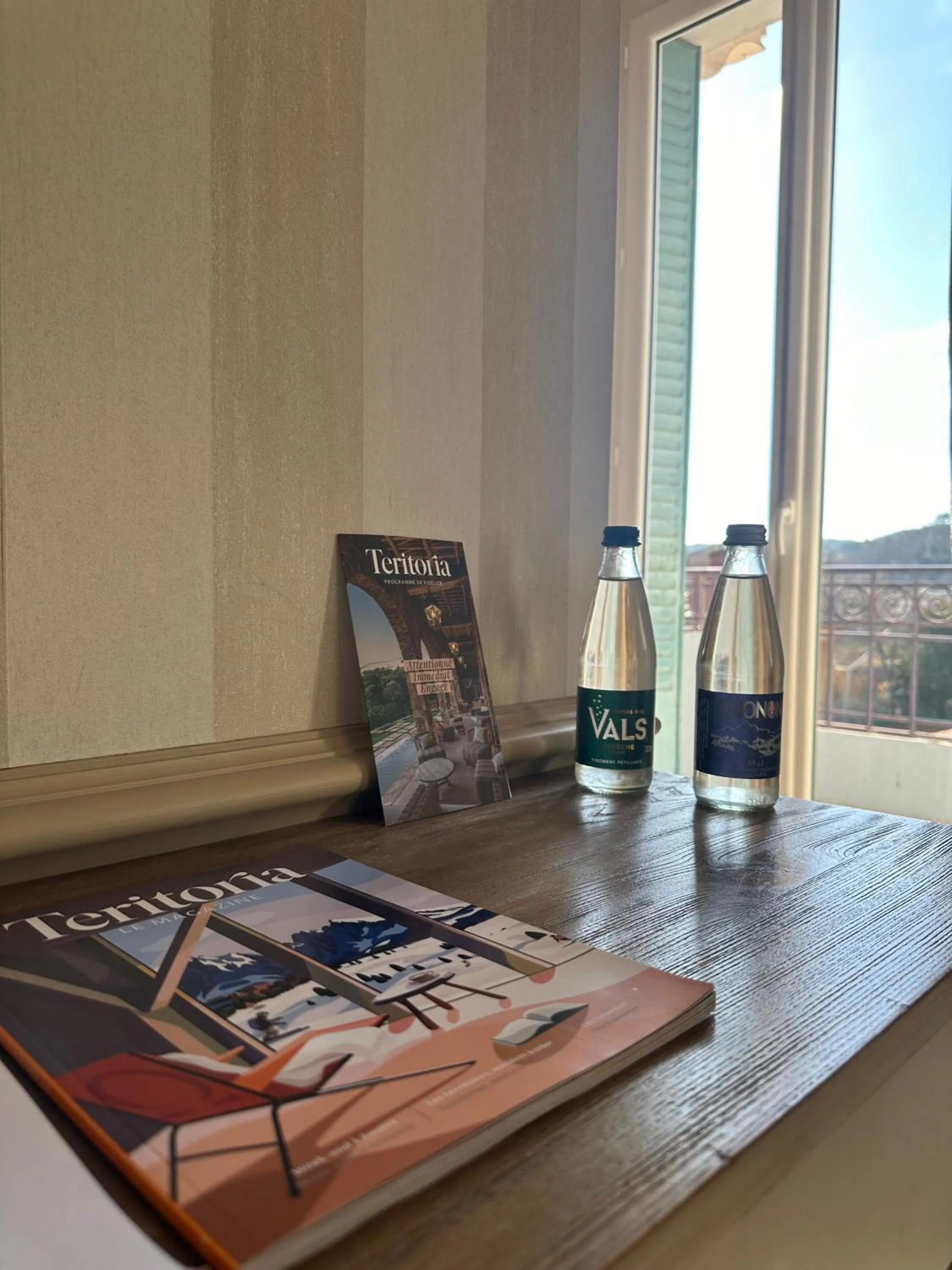 Seating area in Hôtel Helvie - Teritoria