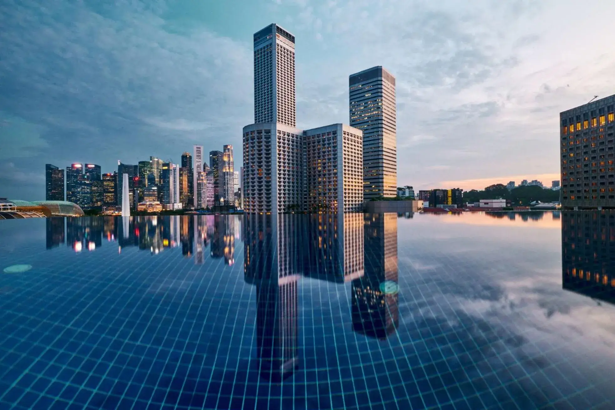 Swimming pool in Naumi Hotel Singapore Swimming pool in Naumi Hotel Singapore