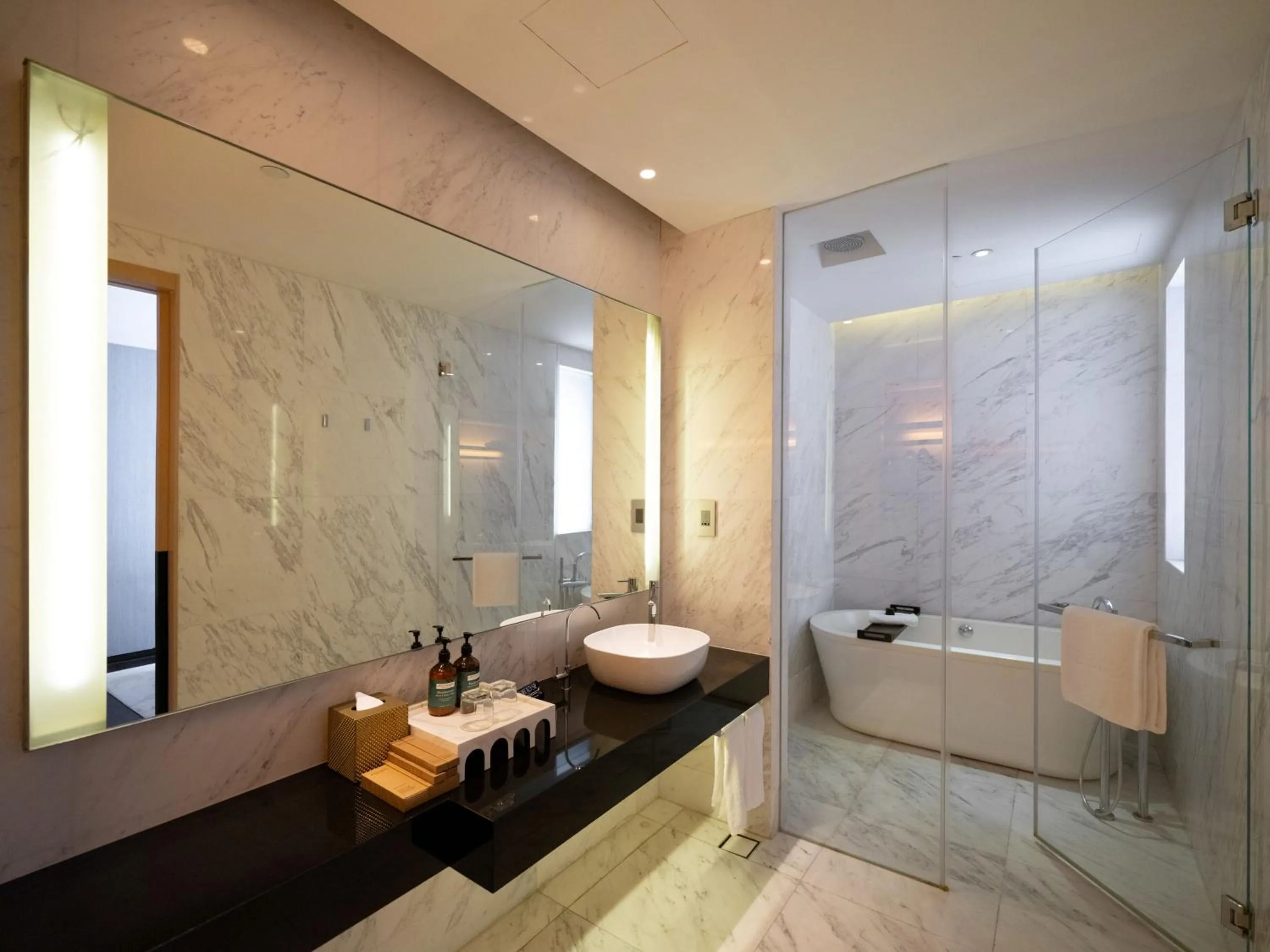Bathroom in Naumi Hotel Singapore