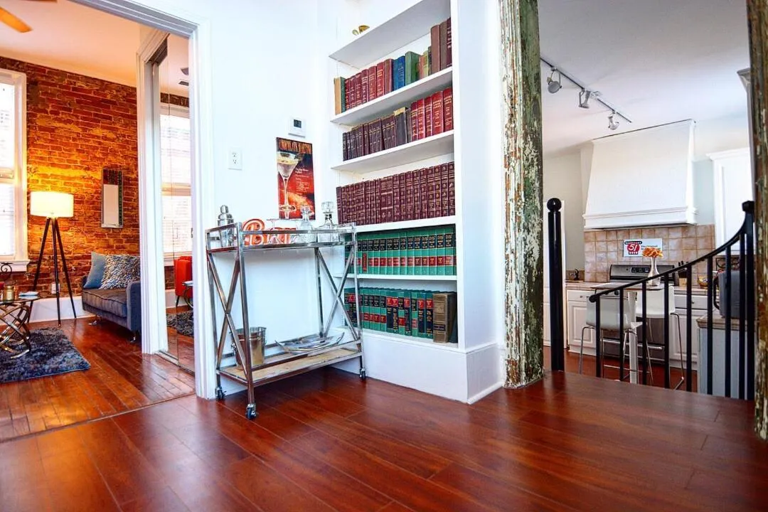 Library in Downtown Memphis Shellcrest Apartments